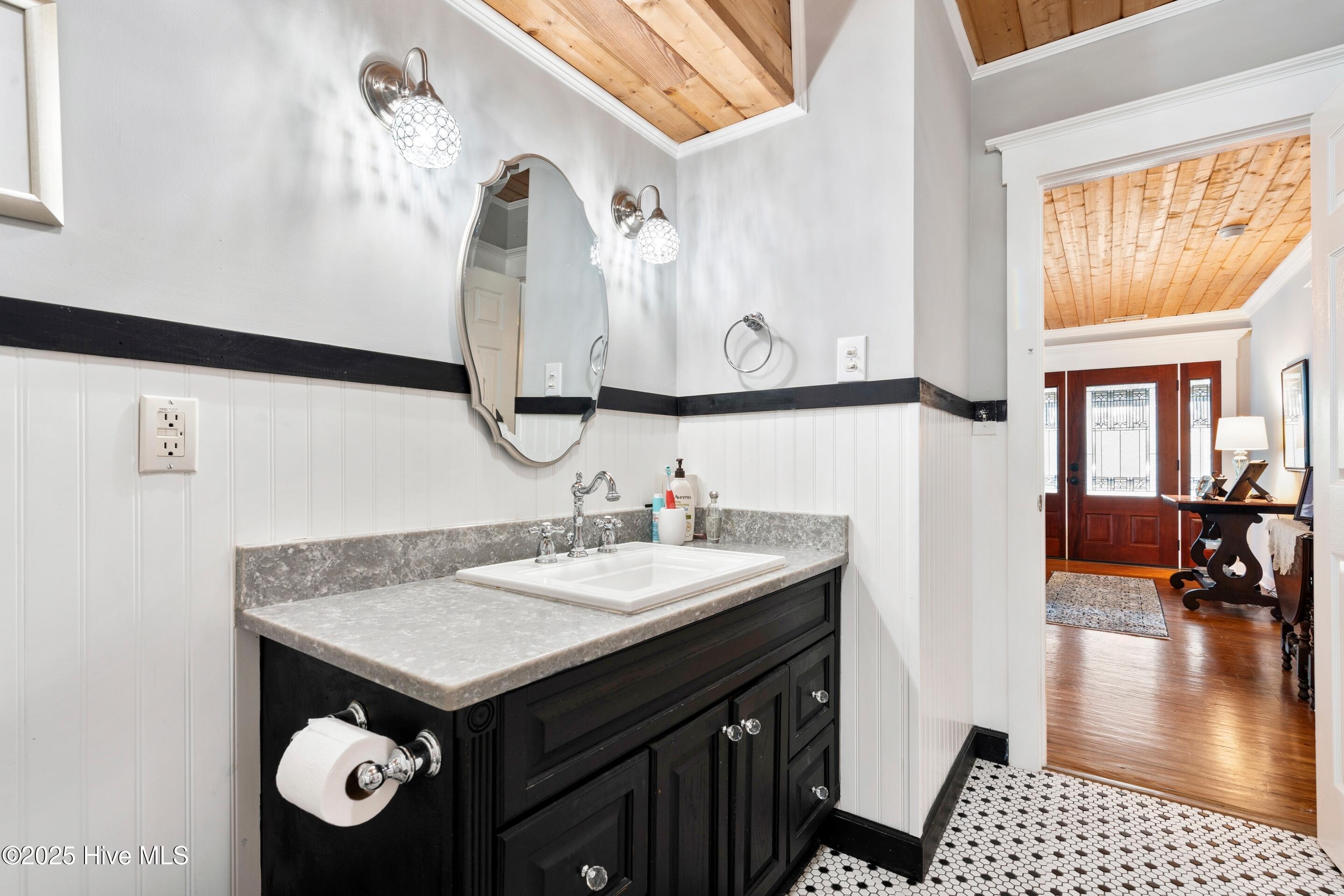 1017 N Lord Street Property Photo 23