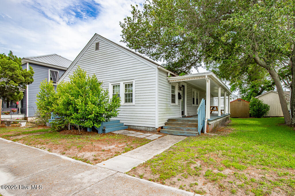 1407 Arendell Street Property Photo 1
