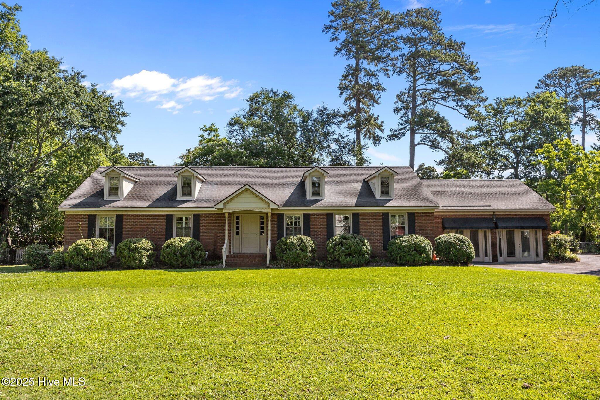 1909 Pawnee Drive