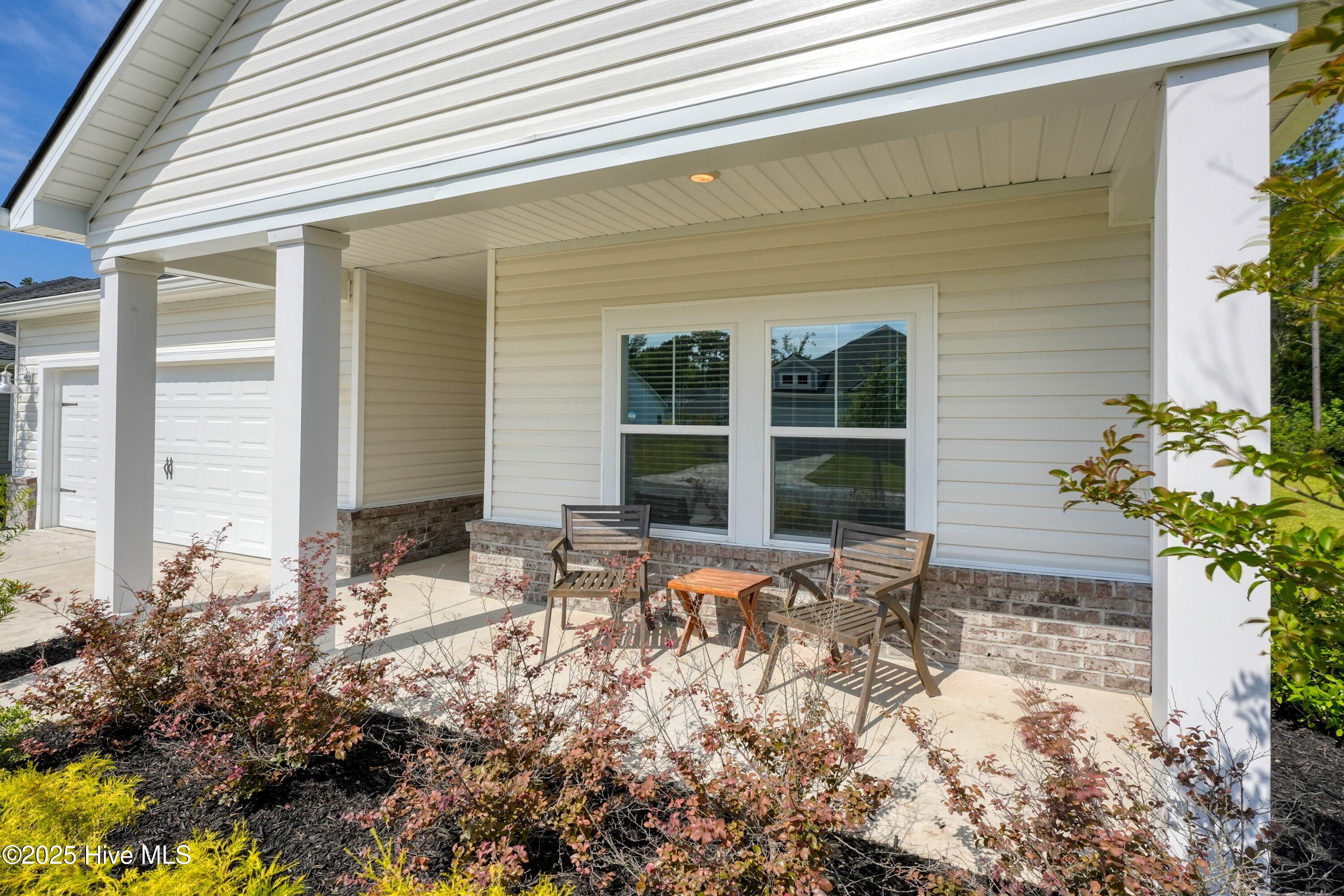 6437 Twinspur Court Property Photo 4