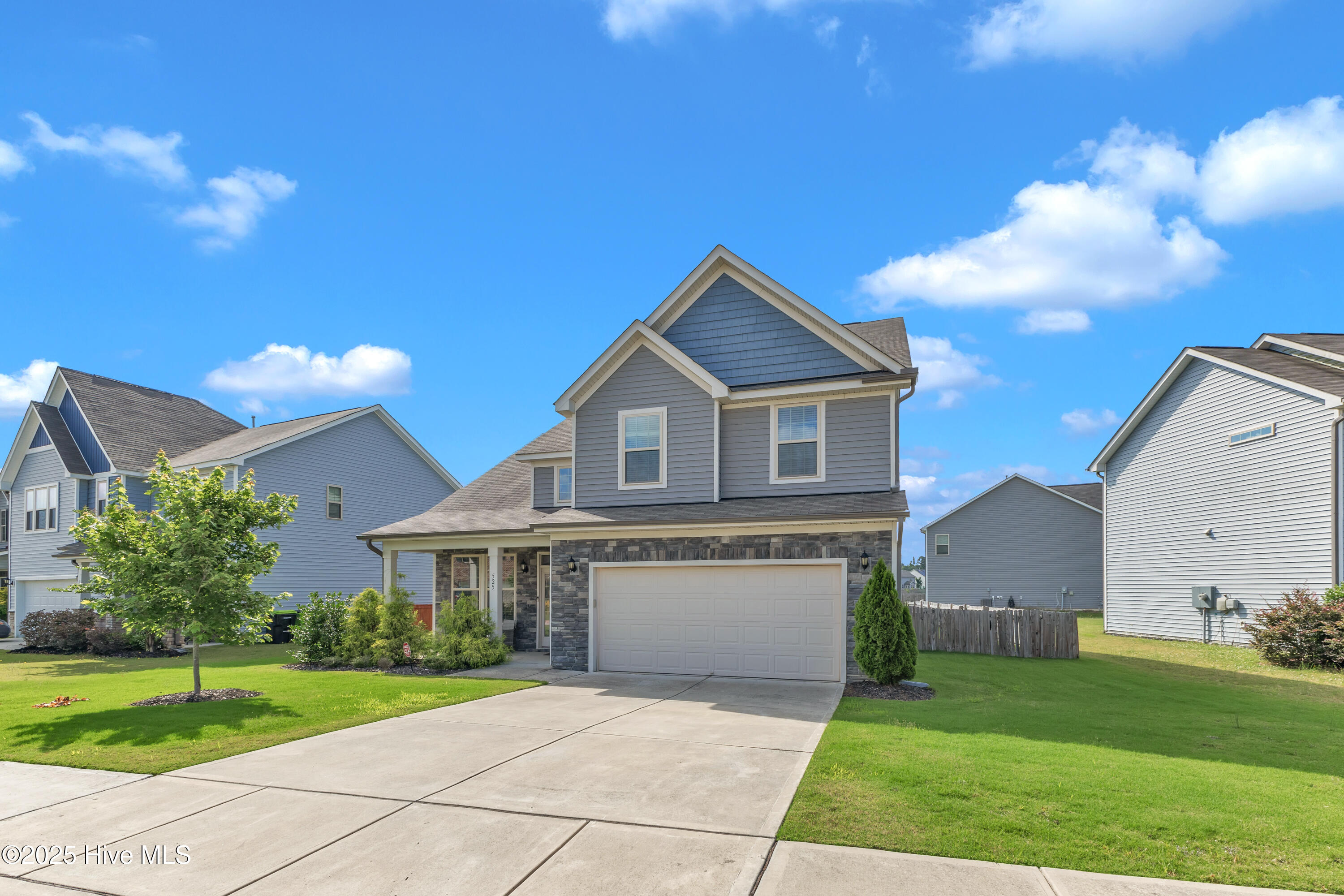 525 Willow Breeze Court Property Photo 2