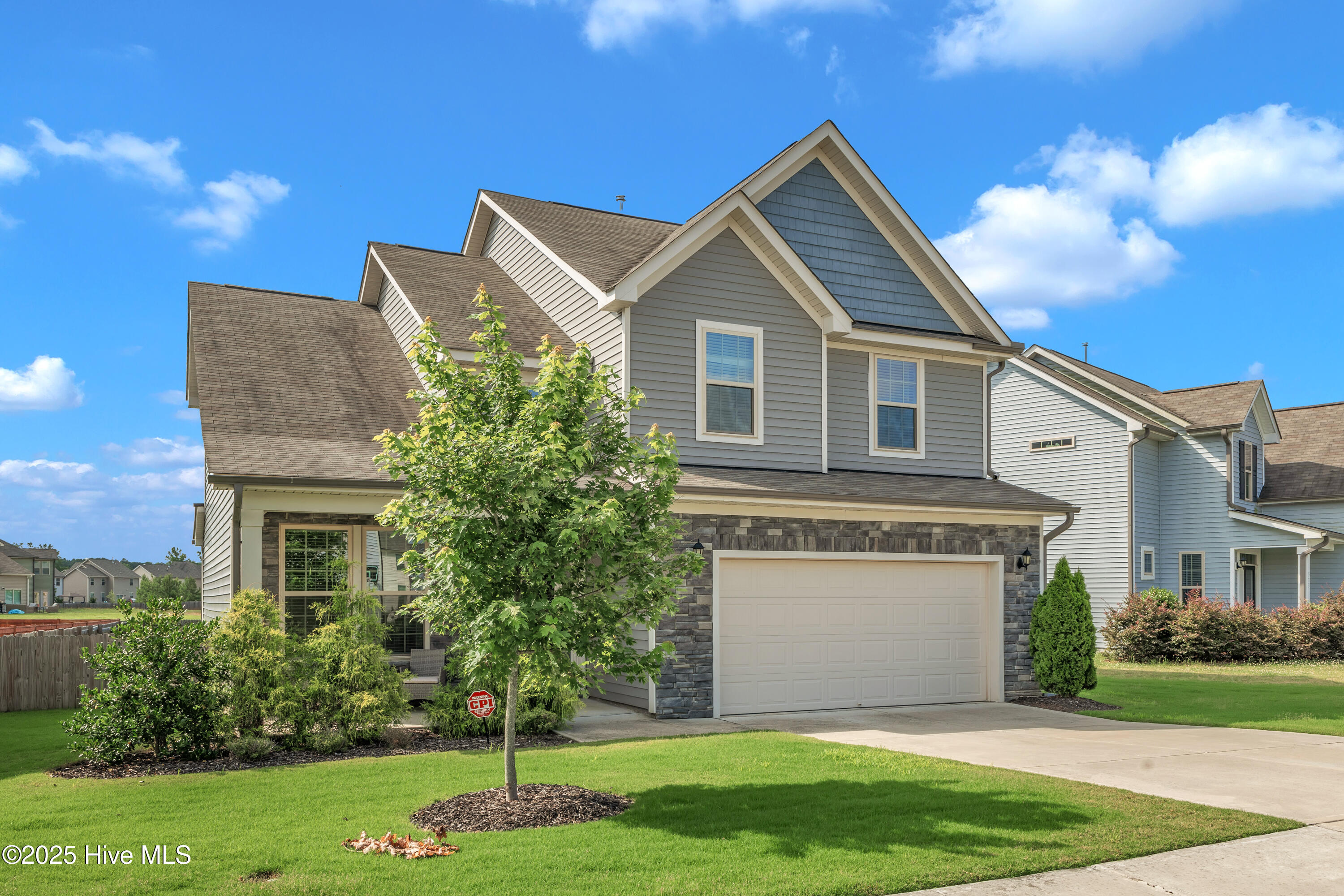 525 Willow Breeze Court Property Photo 3