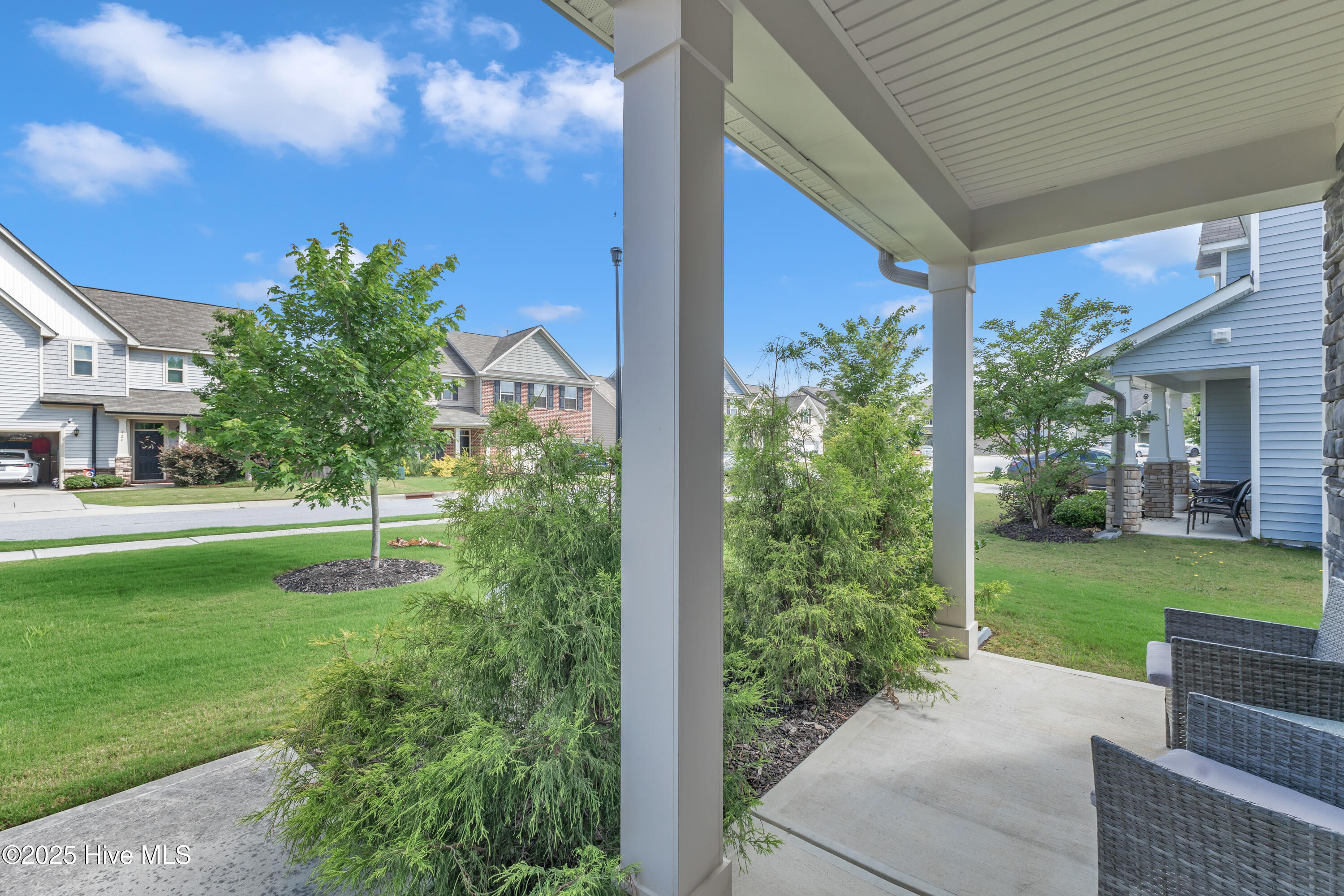 525 Willow Breeze Court Property Photo 4