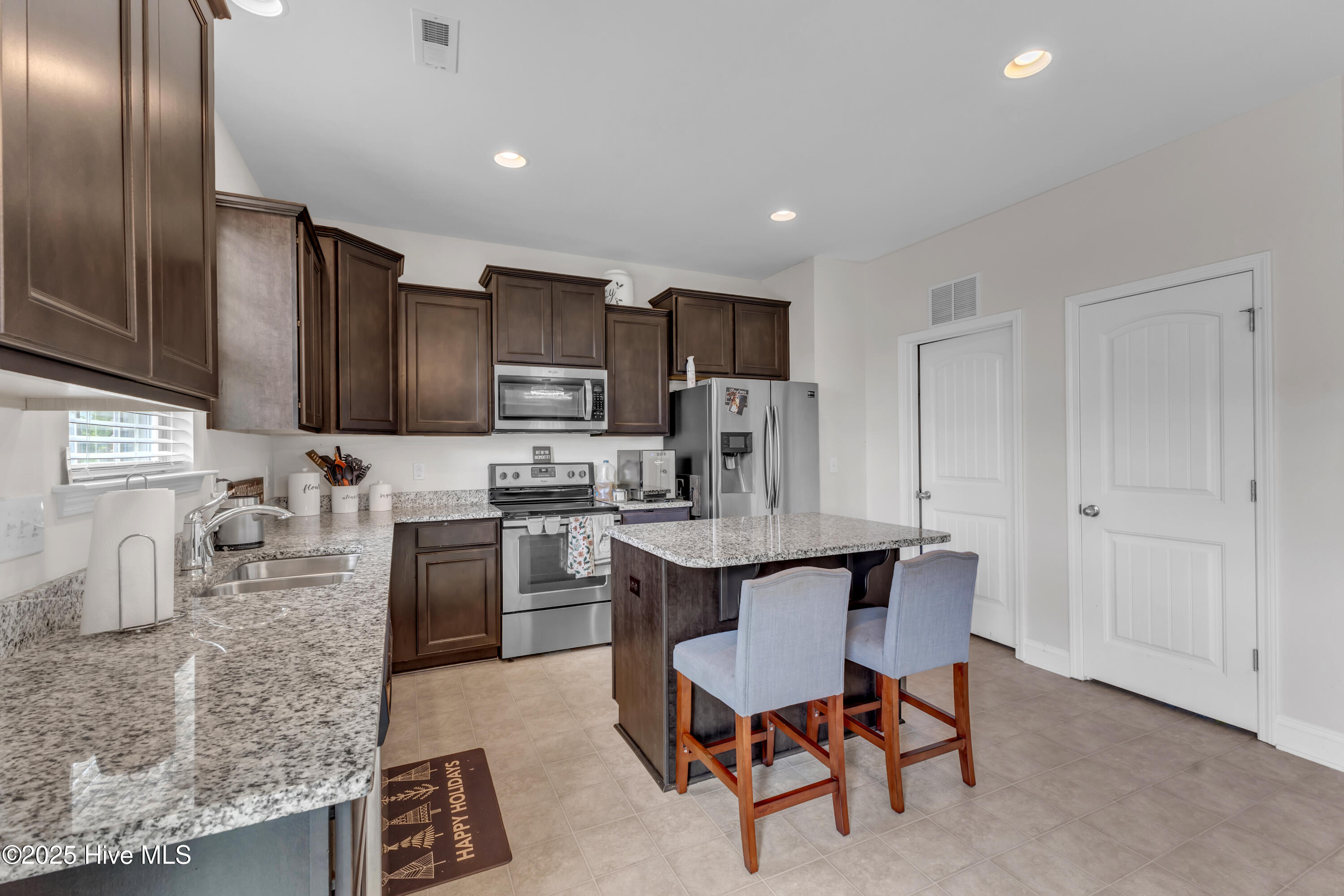 525 Willow Breeze Court Property Photo 21