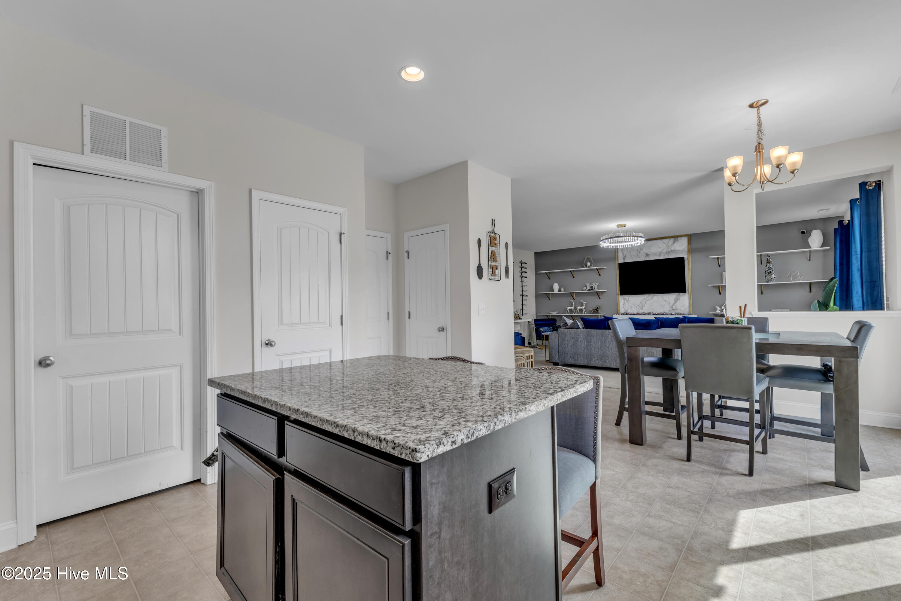 525 Willow Breeze Court Property Photo 24