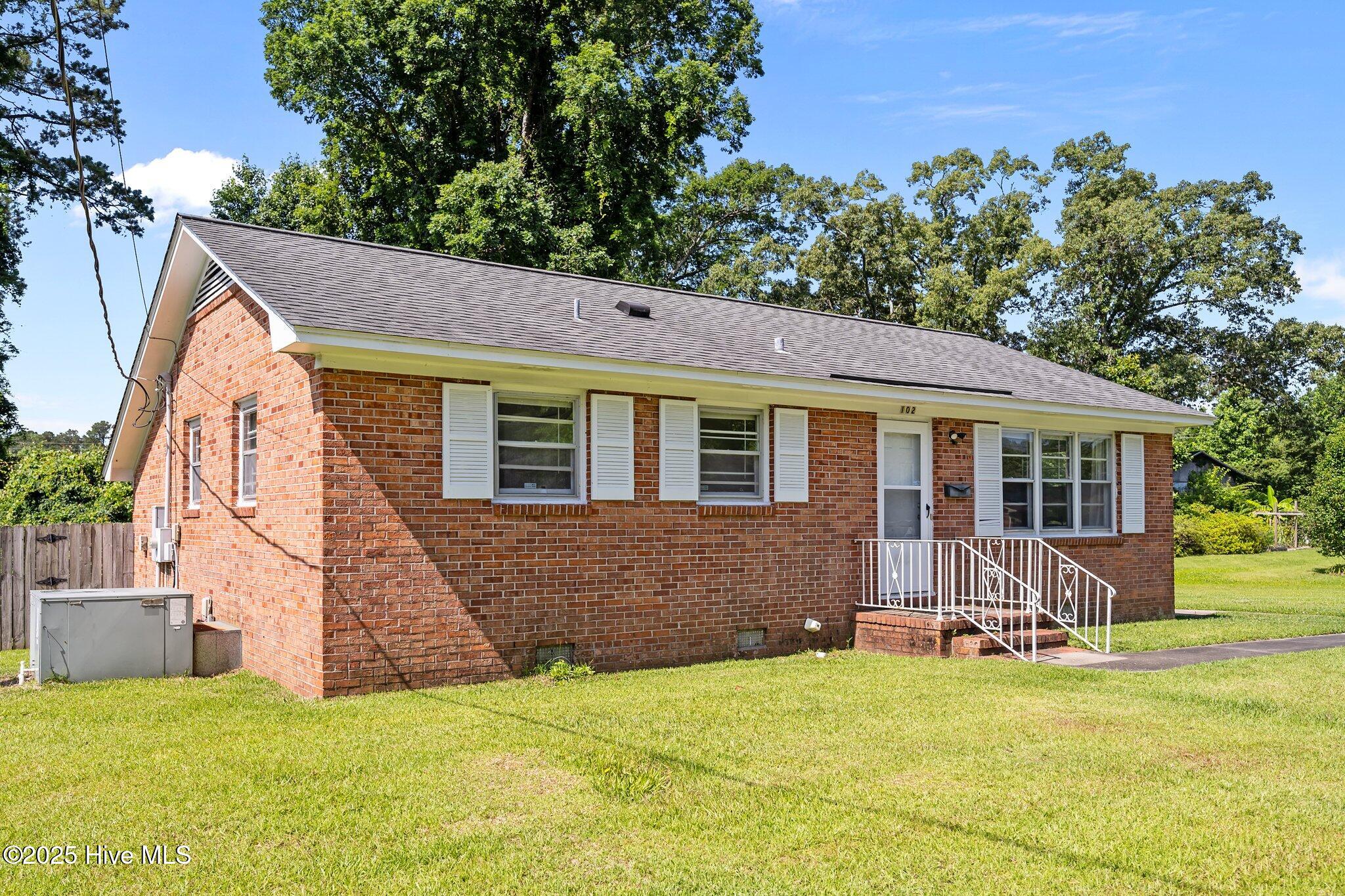 102 Mercer Road Property Photo 1