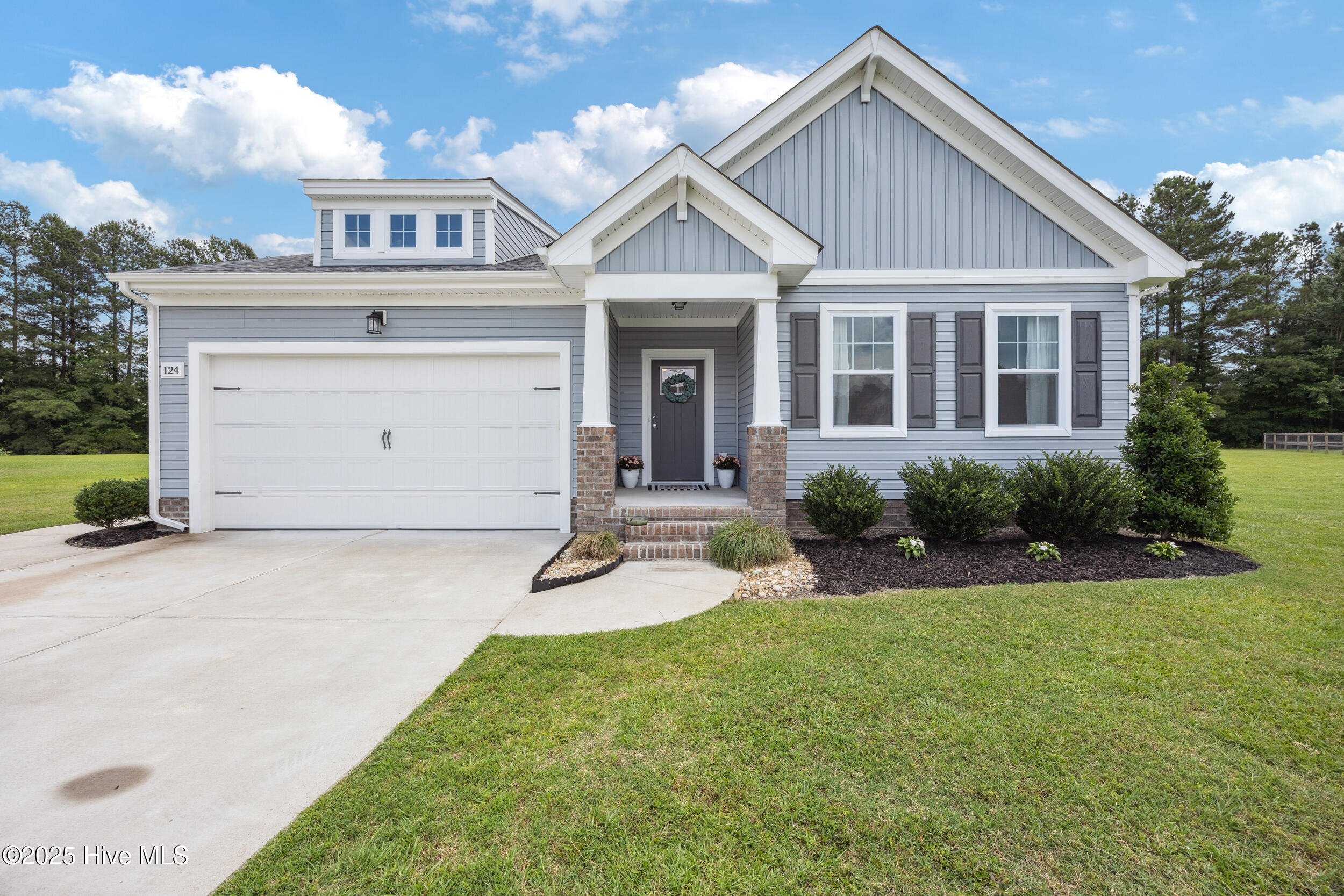 124 Golf Club Drive Property Photo 1