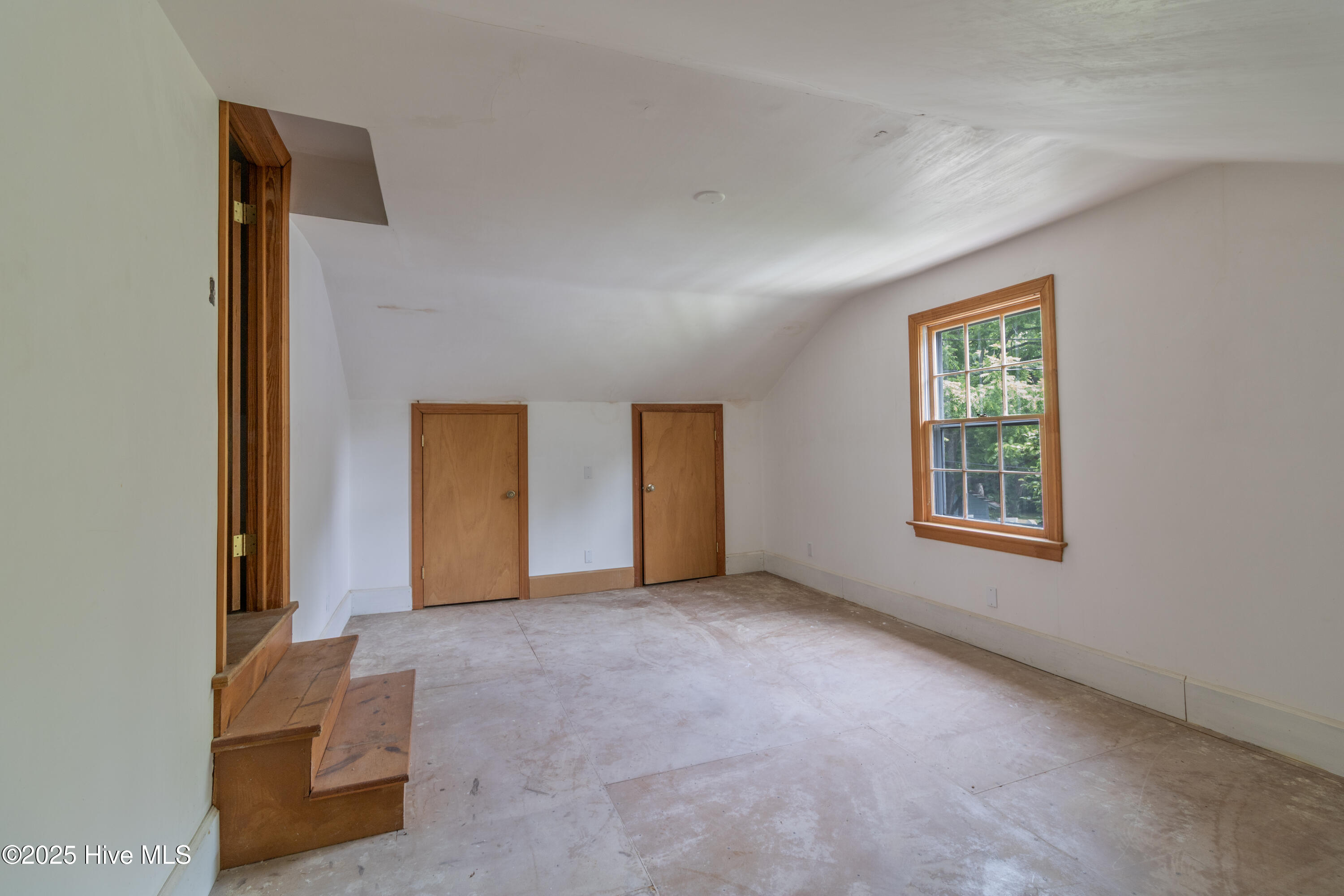 219 E Nash Street Property Photo 30