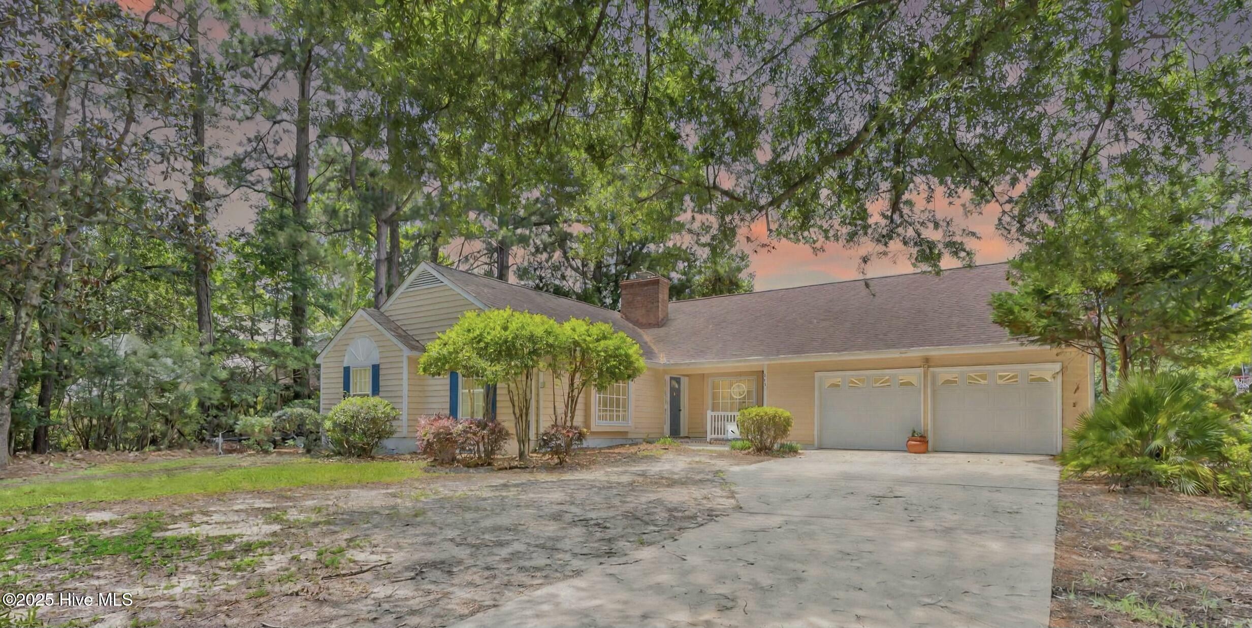 320 Embassy Circle Property Photo 1