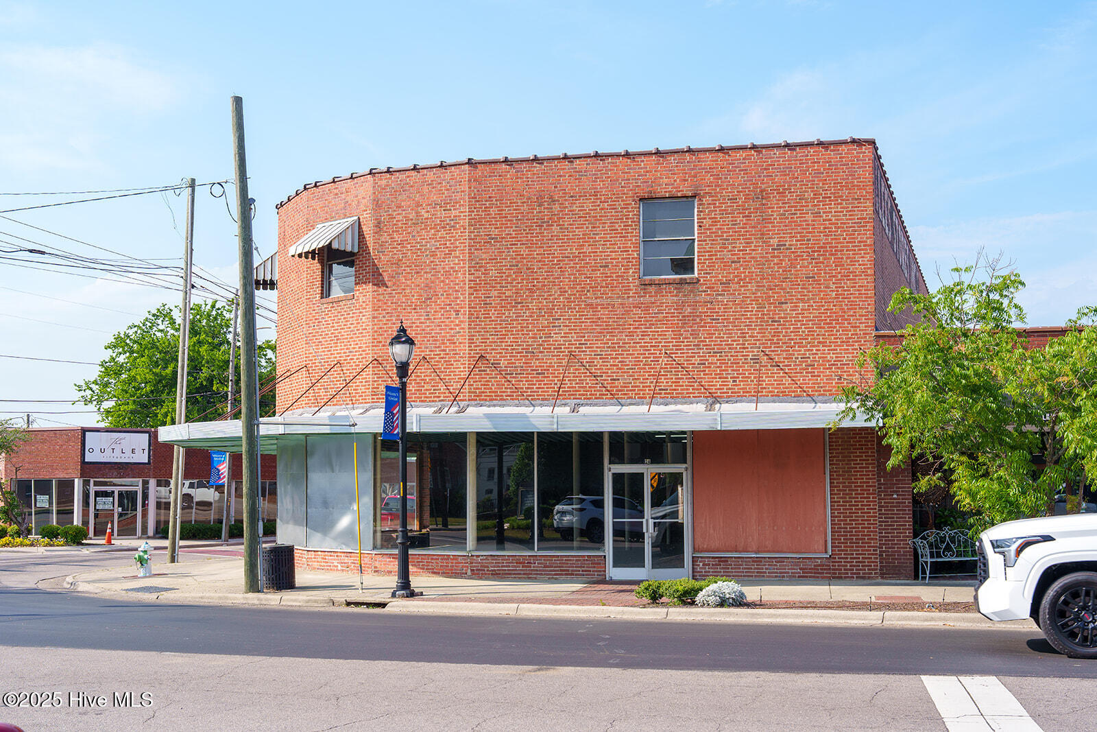 124 W Main Street Property Photo 4