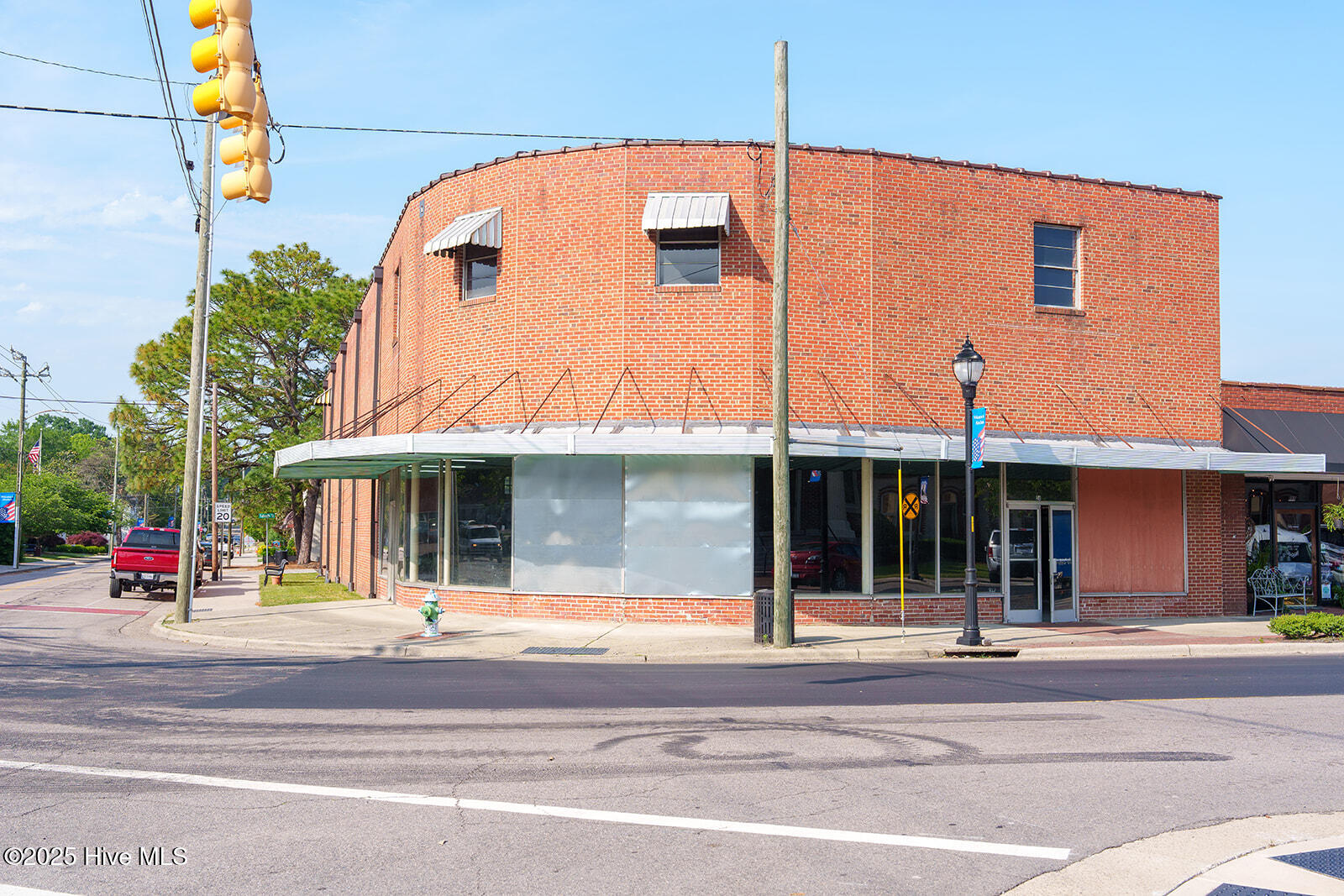 124 W Main Street Property Photo 5