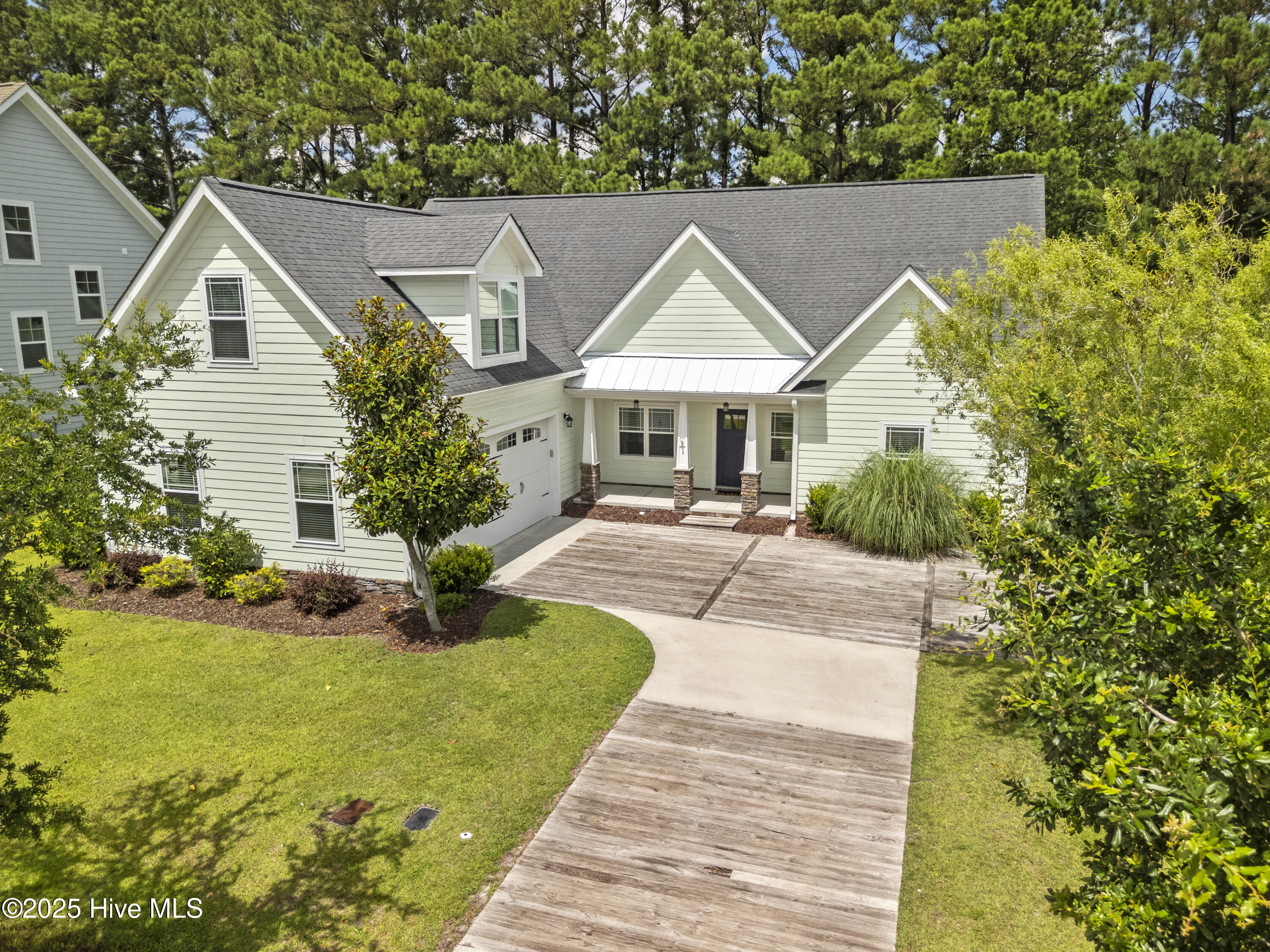 112 N Brig Drive Property Photo 1