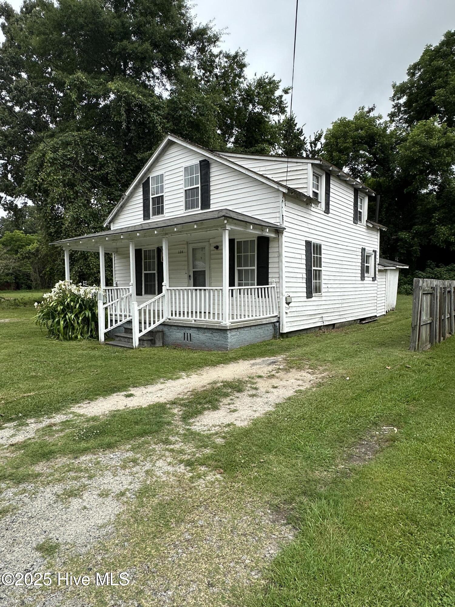 104 W Peterson Street Property Photo 1
