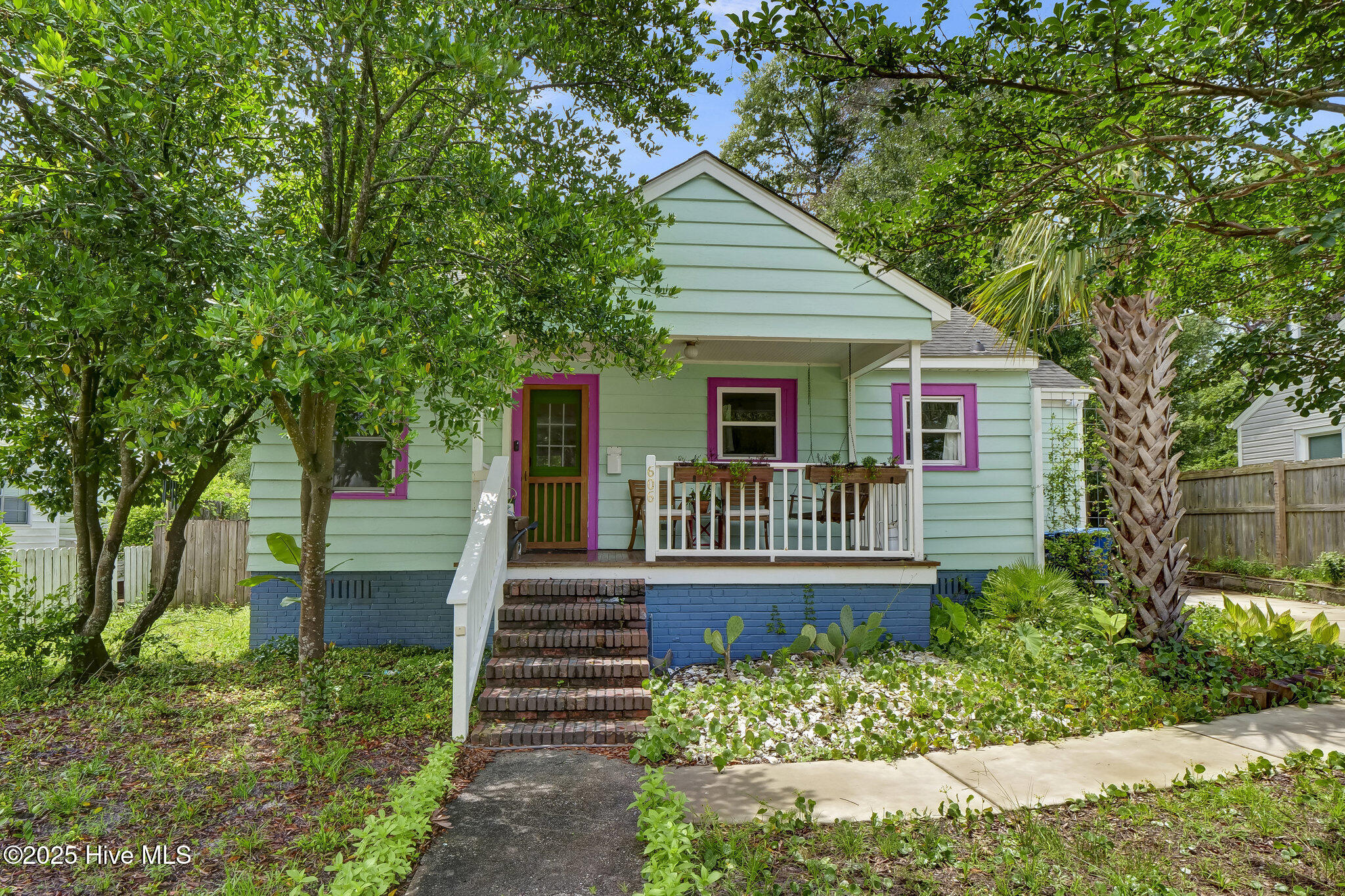 606 Ivey Circle Property Photo 1