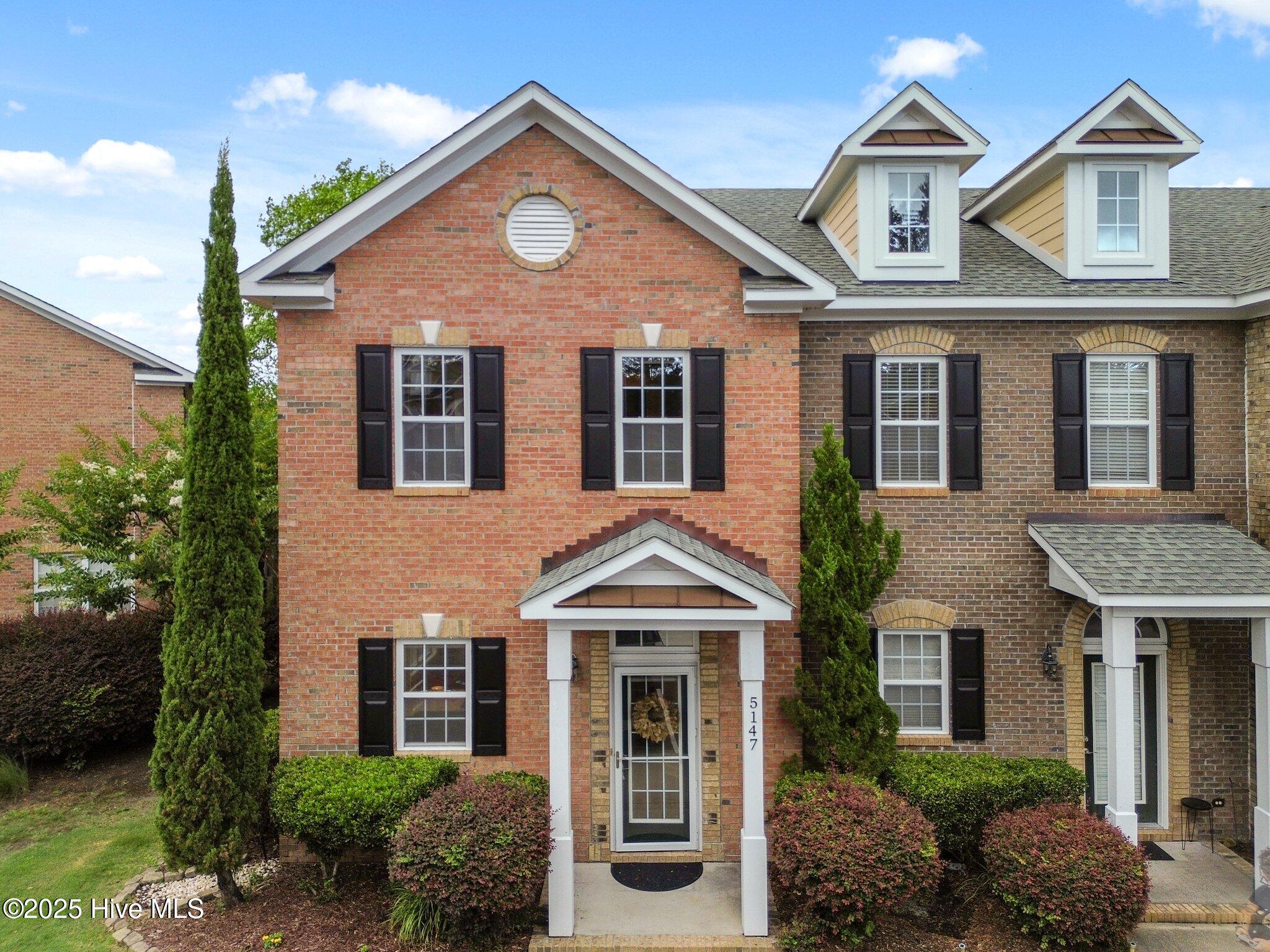 5147 Exton Park Loop Property Photo 1
