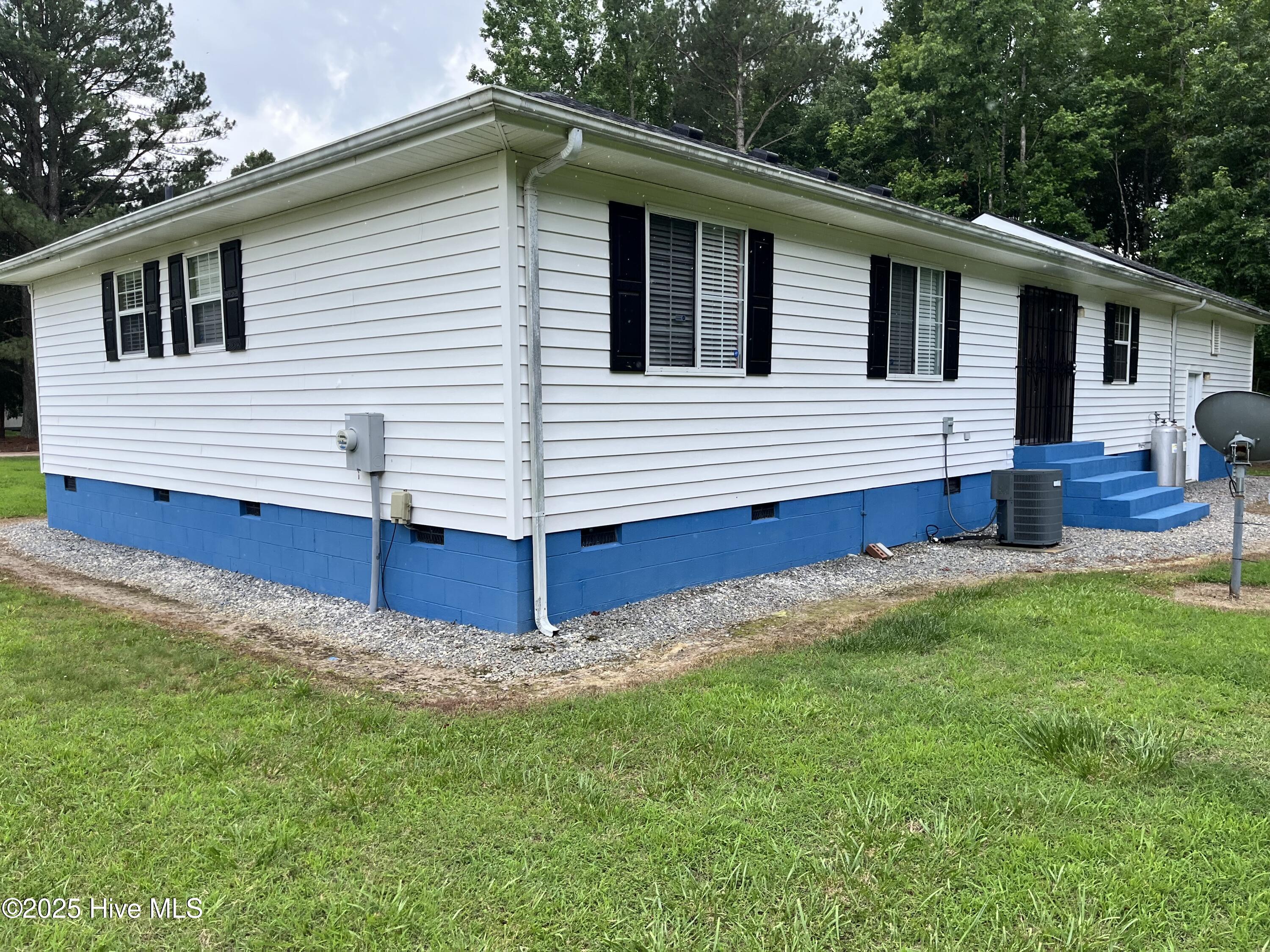 469 Whitehead Road Property Photo 3
