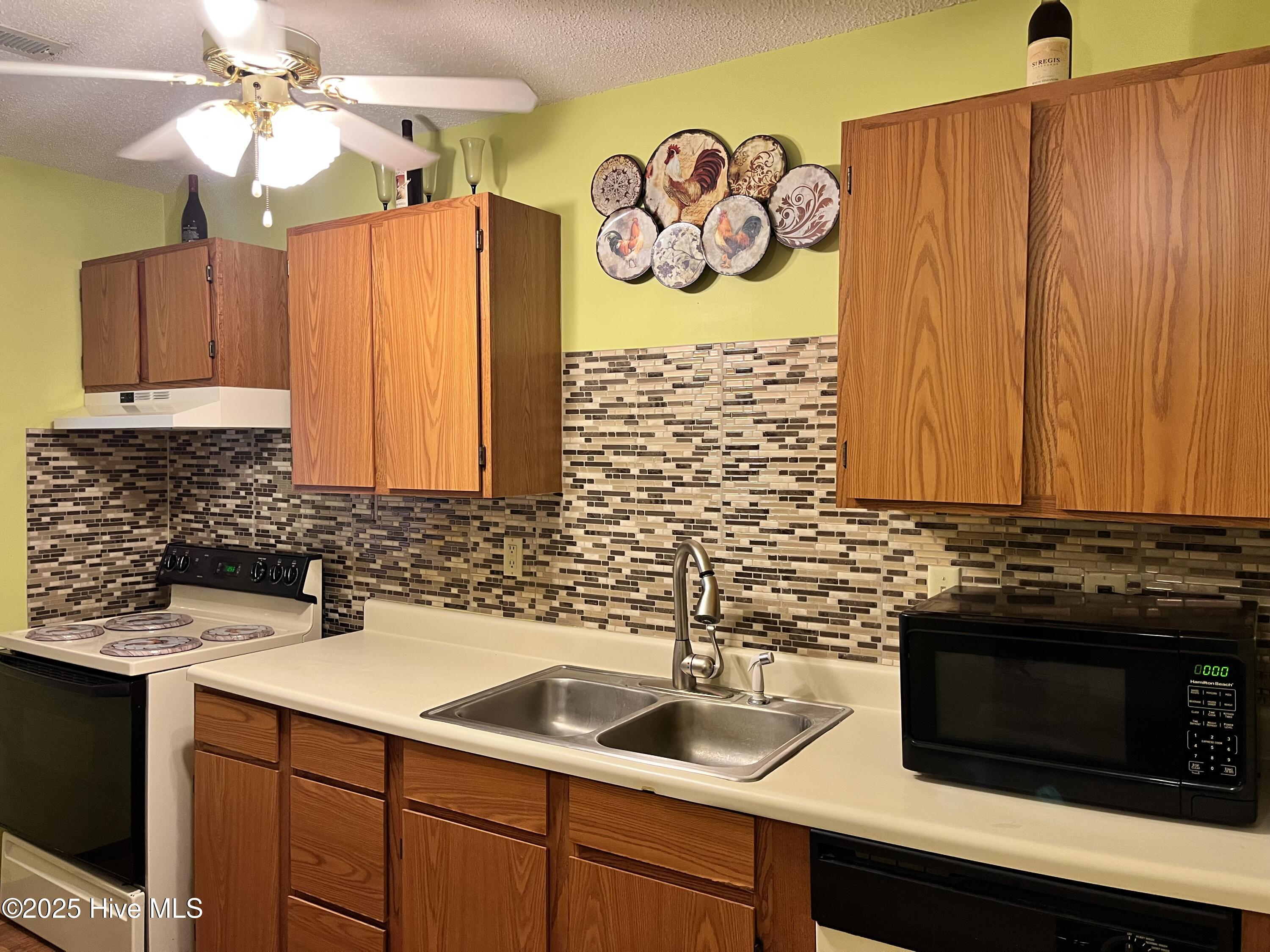 469 Whitehead Road Property Photo 8