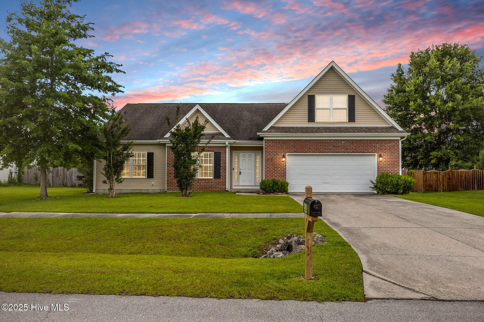 504 Pearl Valley Court Property Photo 1