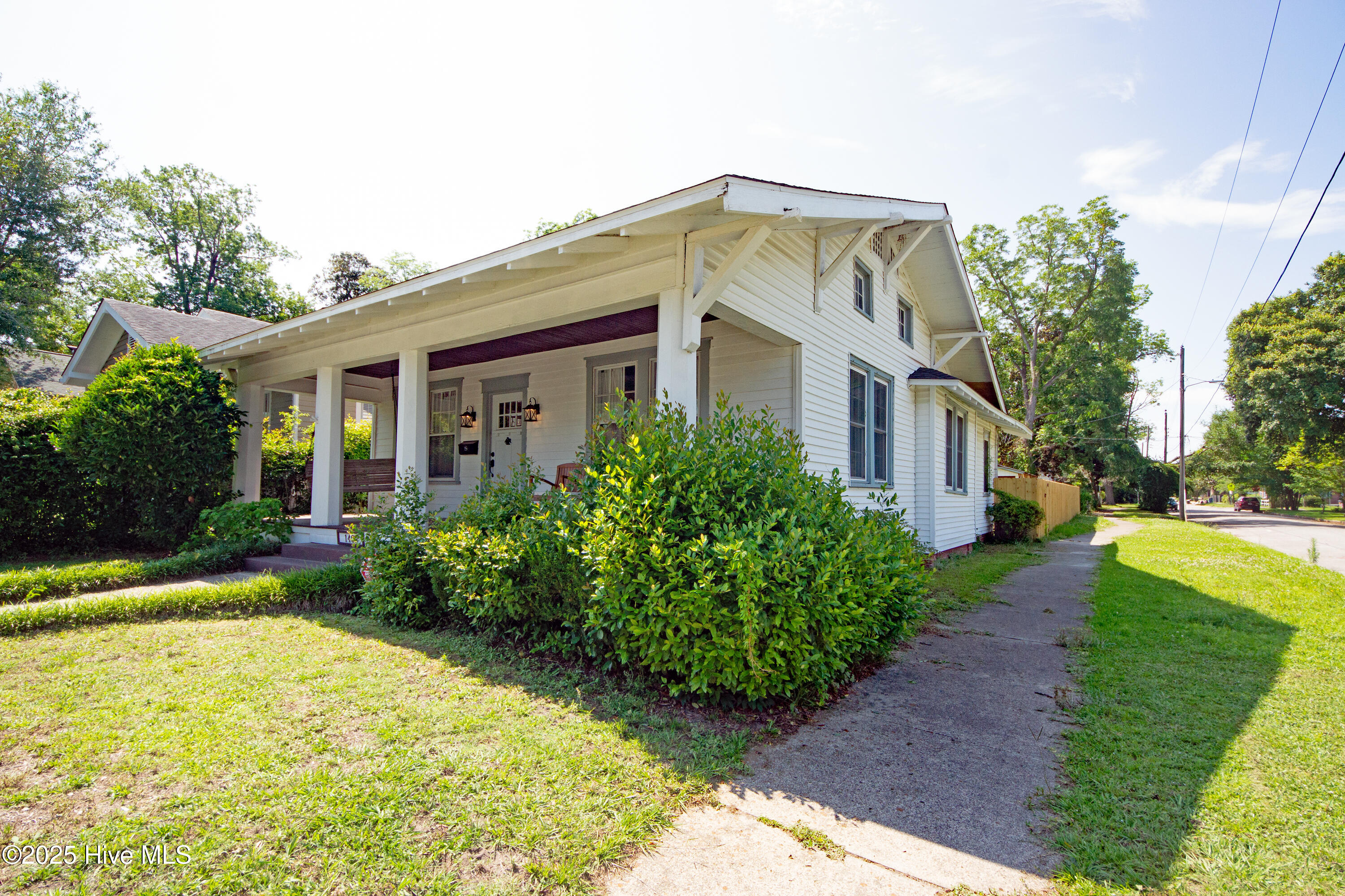 1402 Grace Street Property Photo 9