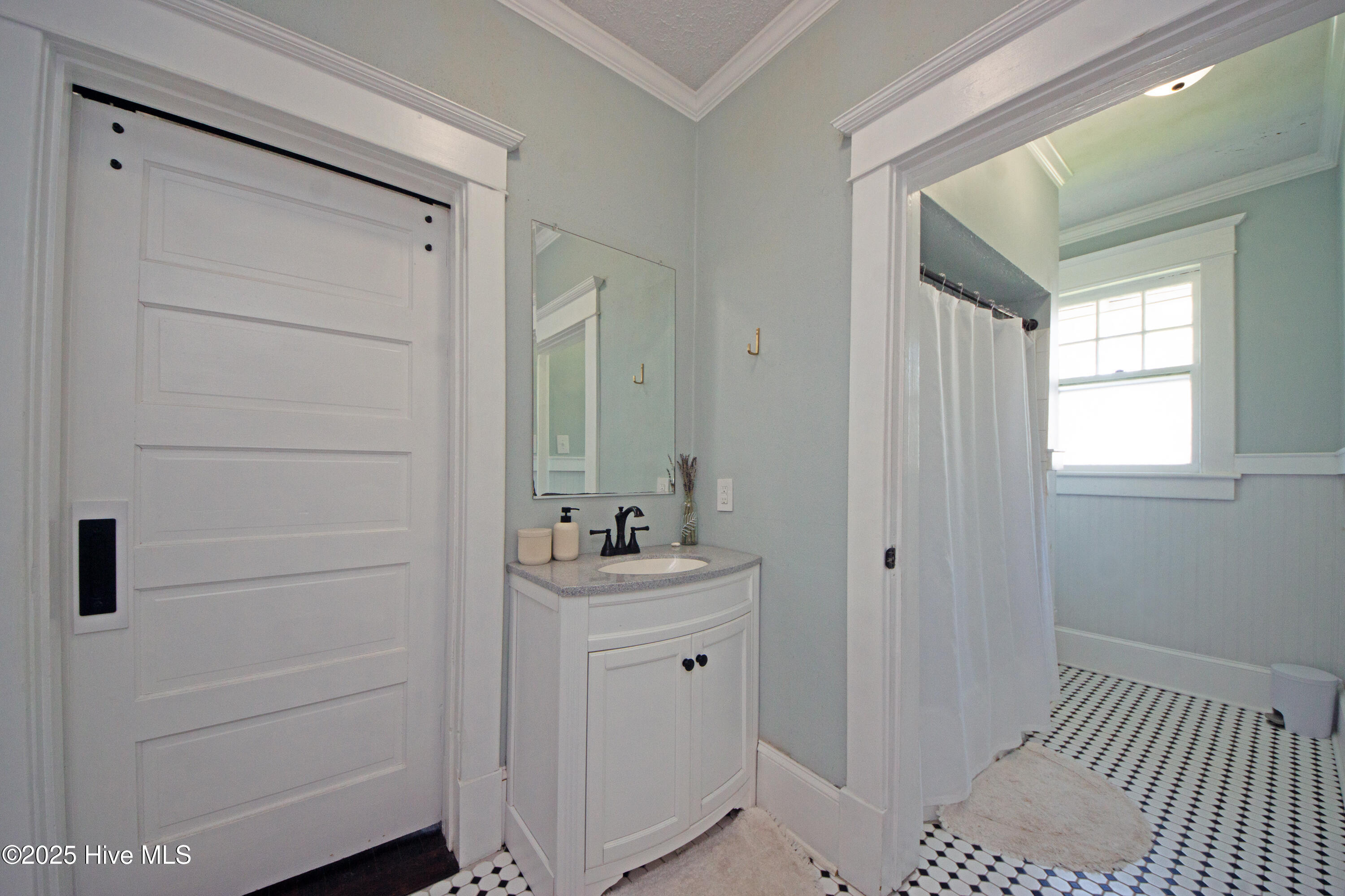 1402 Grace Street Property Photo 22