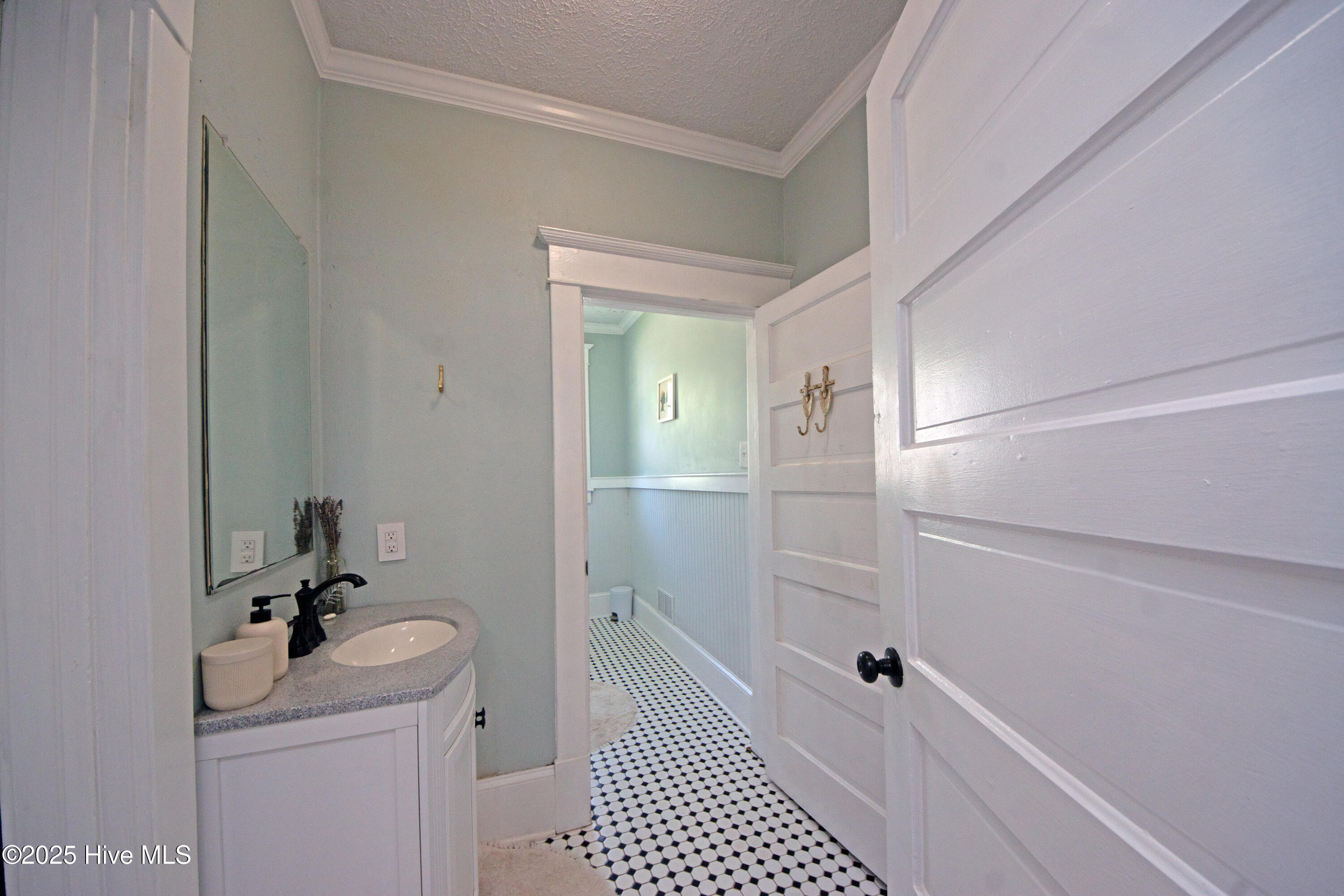 1402 Grace Street Property Photo 24