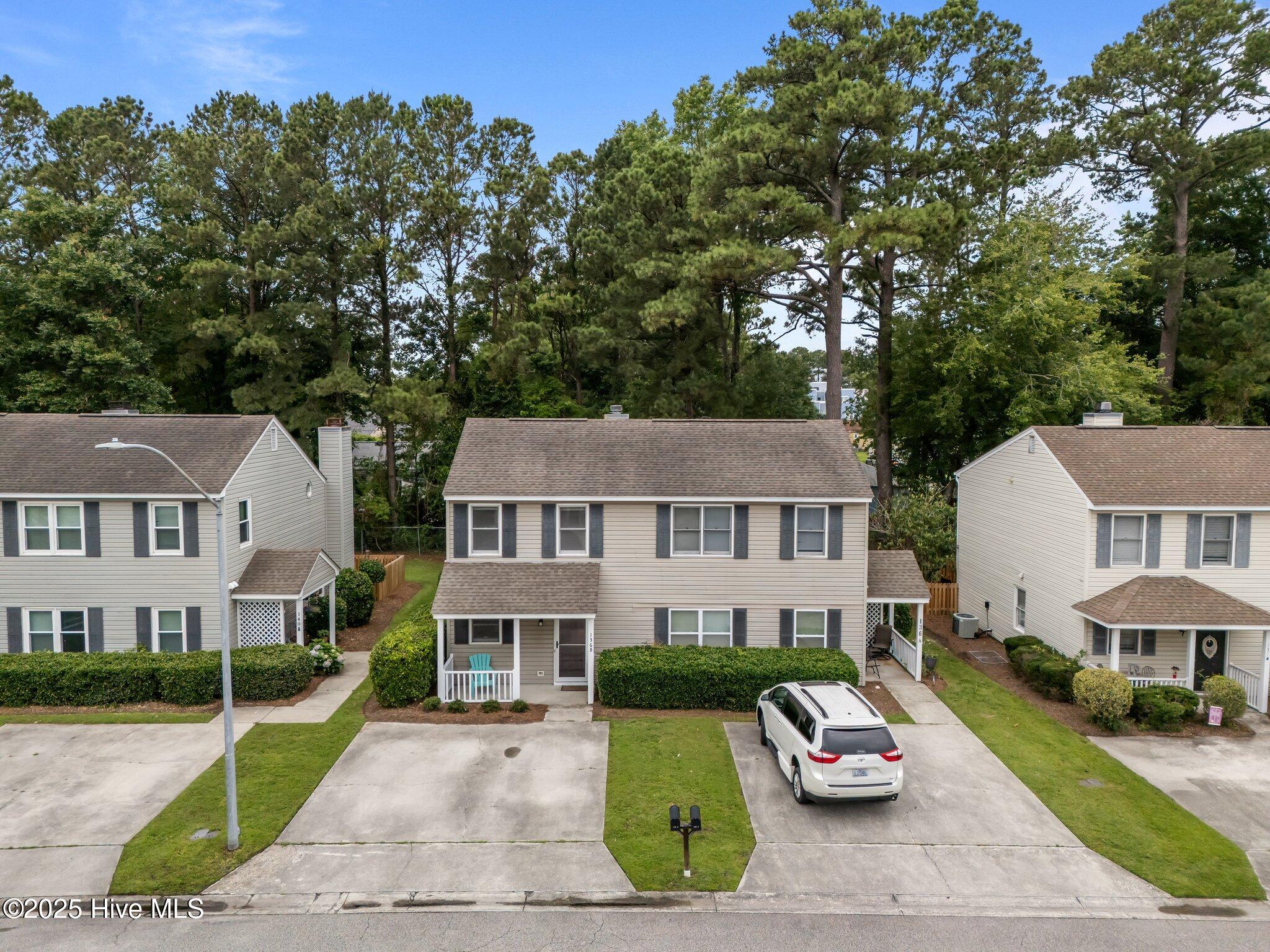136 Lullwater Drive B Property Photo 1