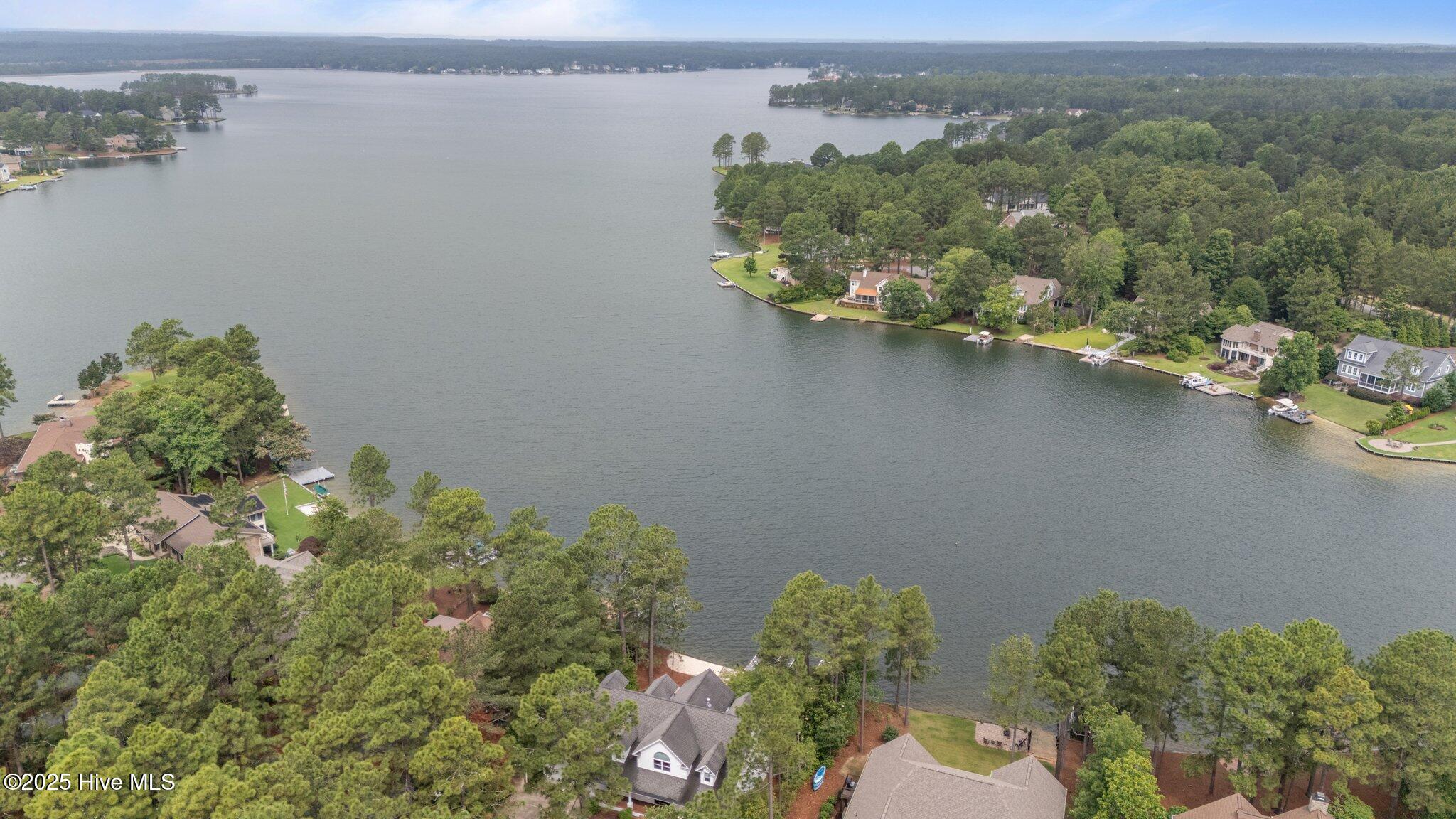 118 Douglas Drive Property Photo 3