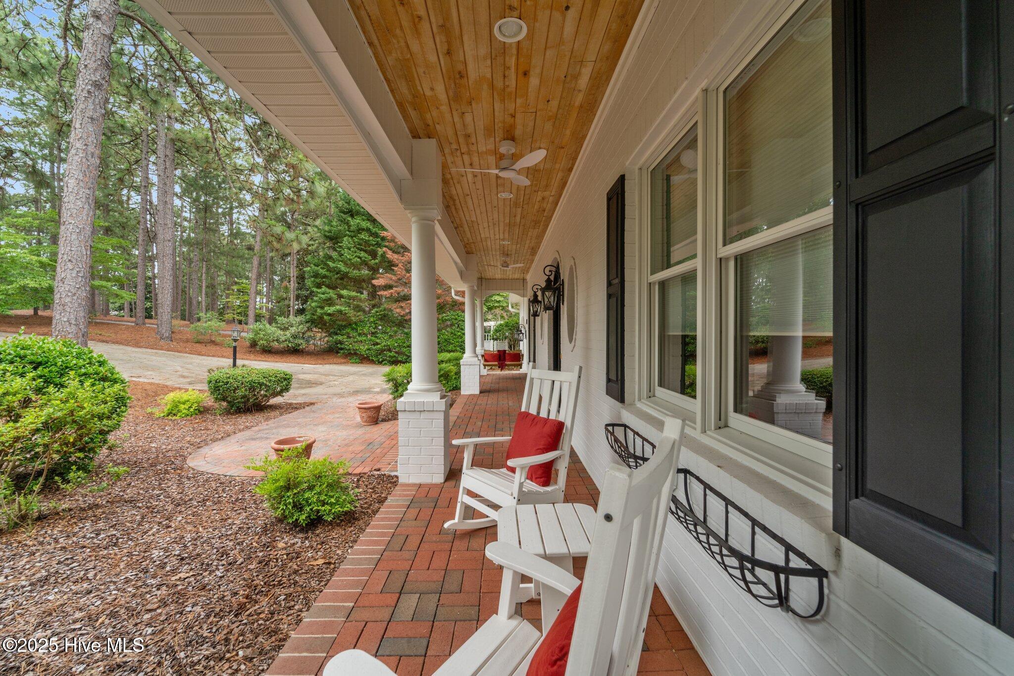 118 Douglas Drive Property Photo 8