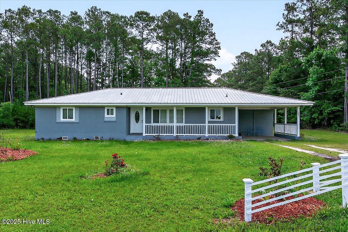5891 Simmons Road Property Photo 1