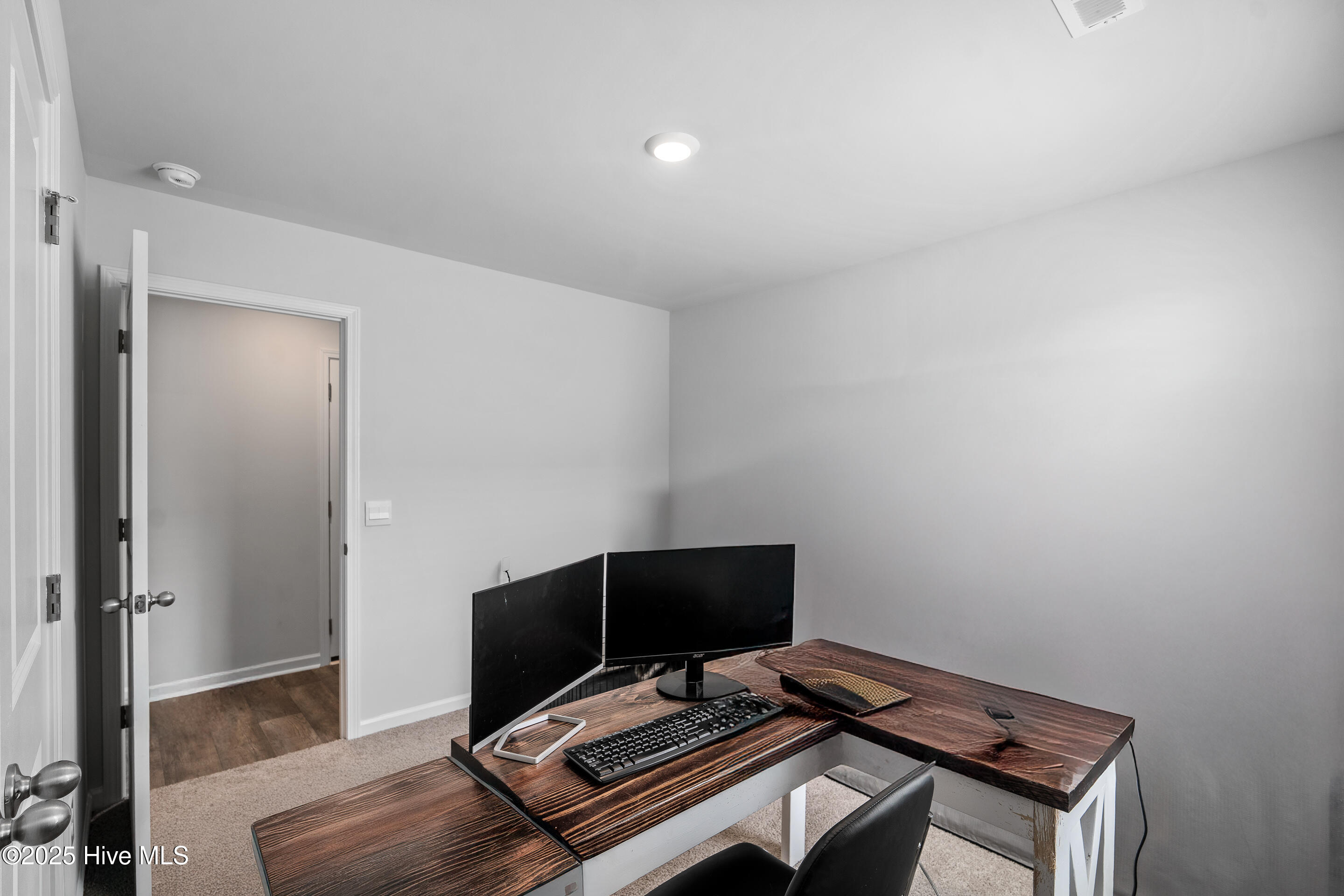 1808 Willowtree Court Property Photo 7