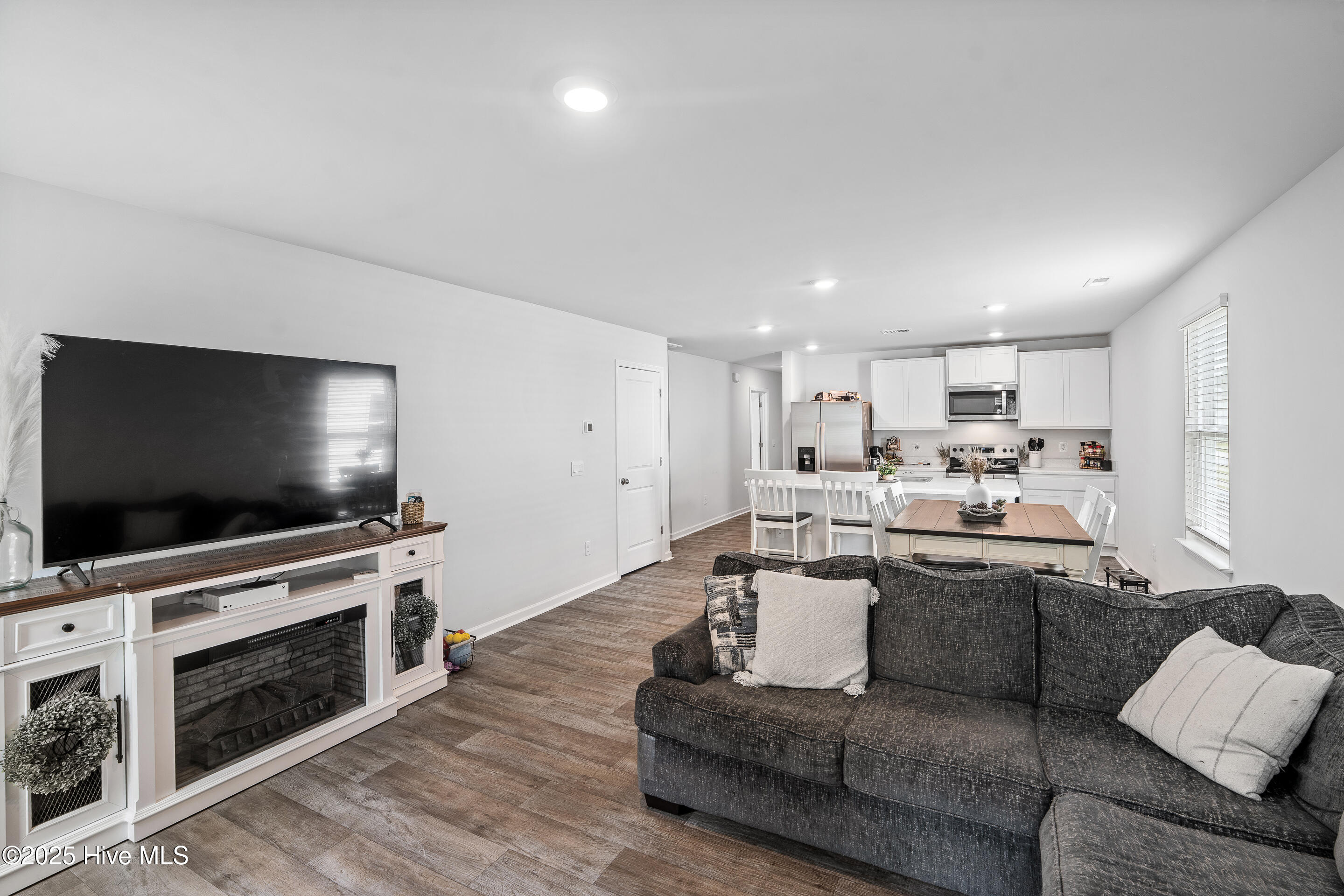 1808 Willowtree Court Property Photo 14