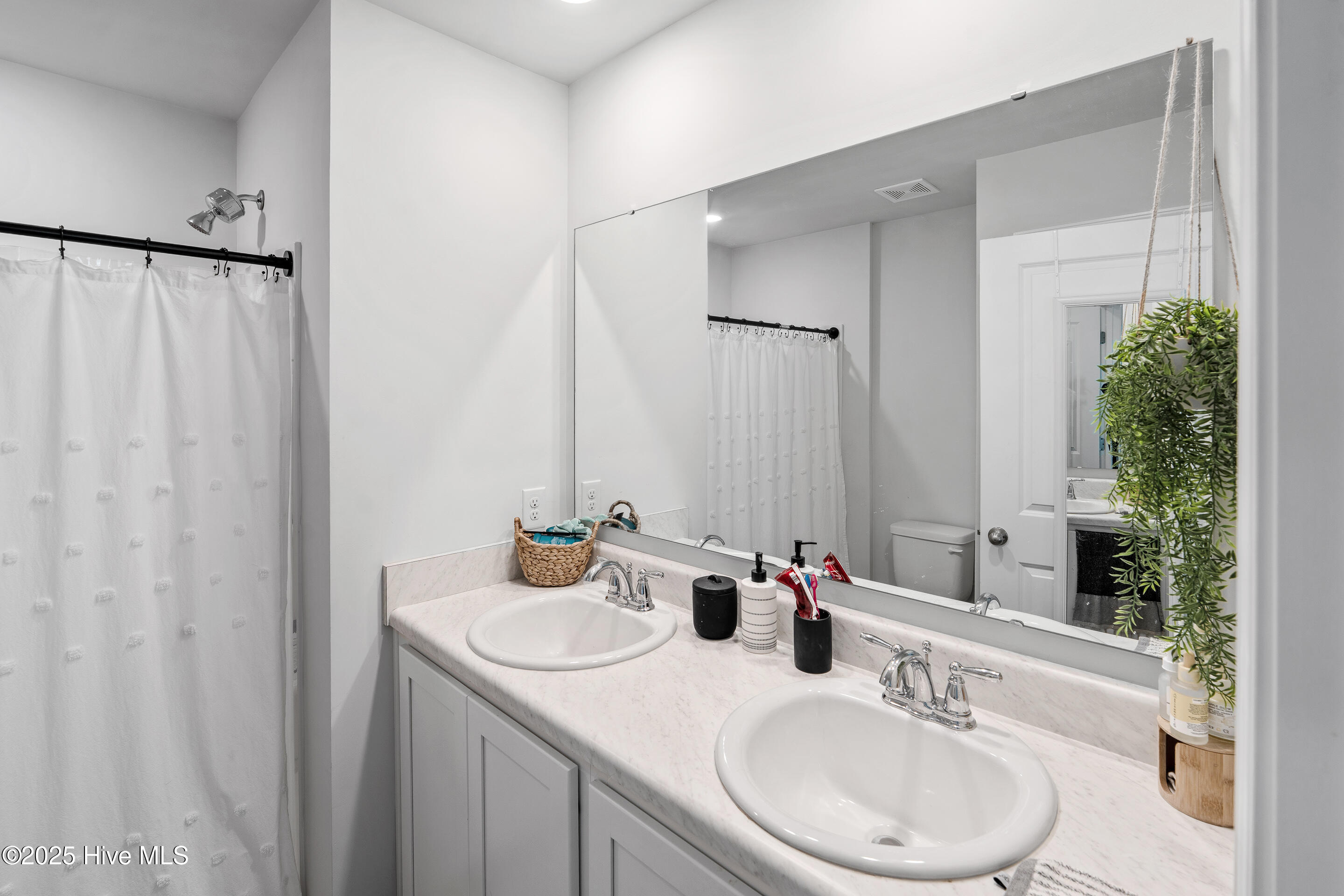 1808 Willowtree Court Property Photo 18