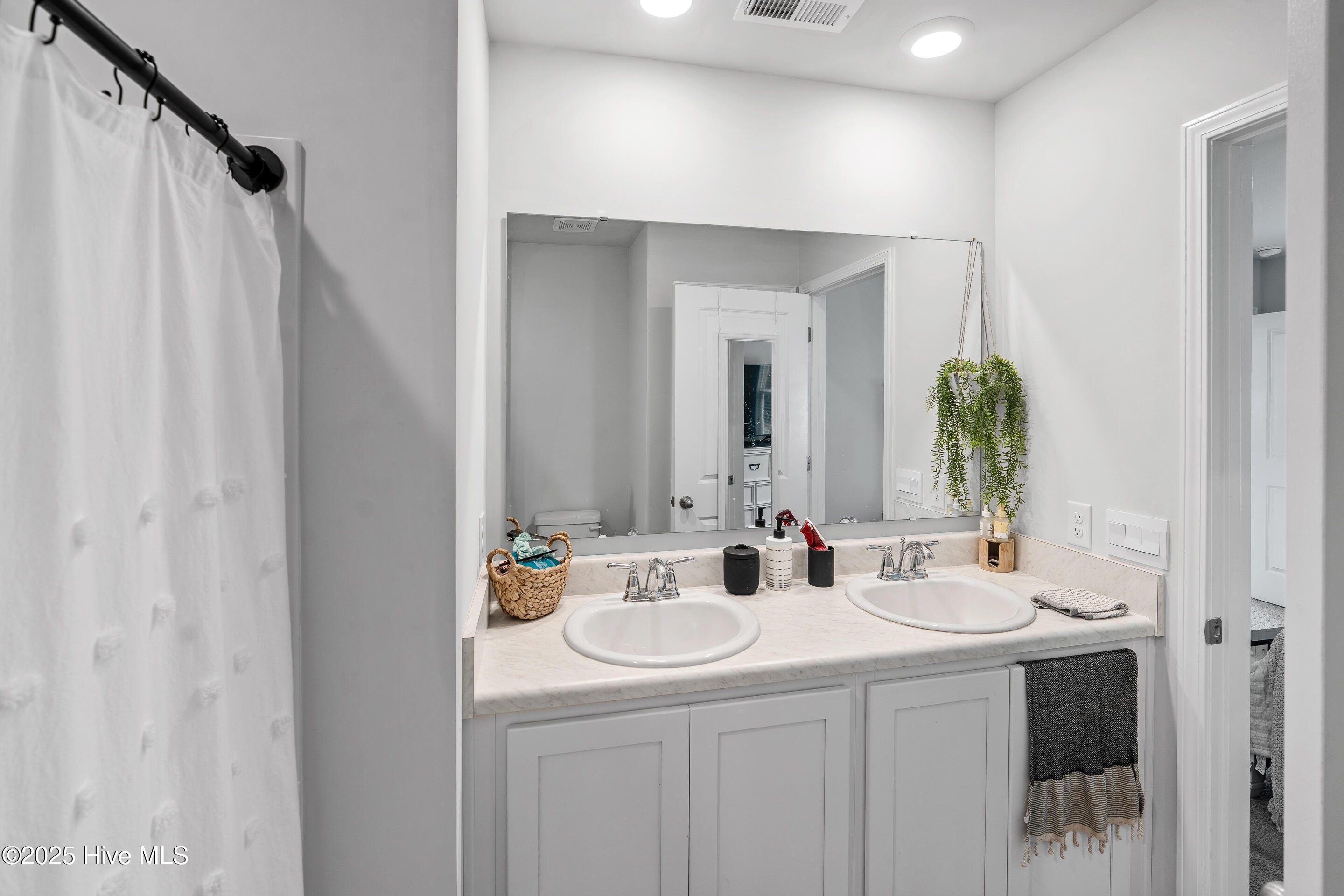 1808 Willowtree Court Property Photo 19