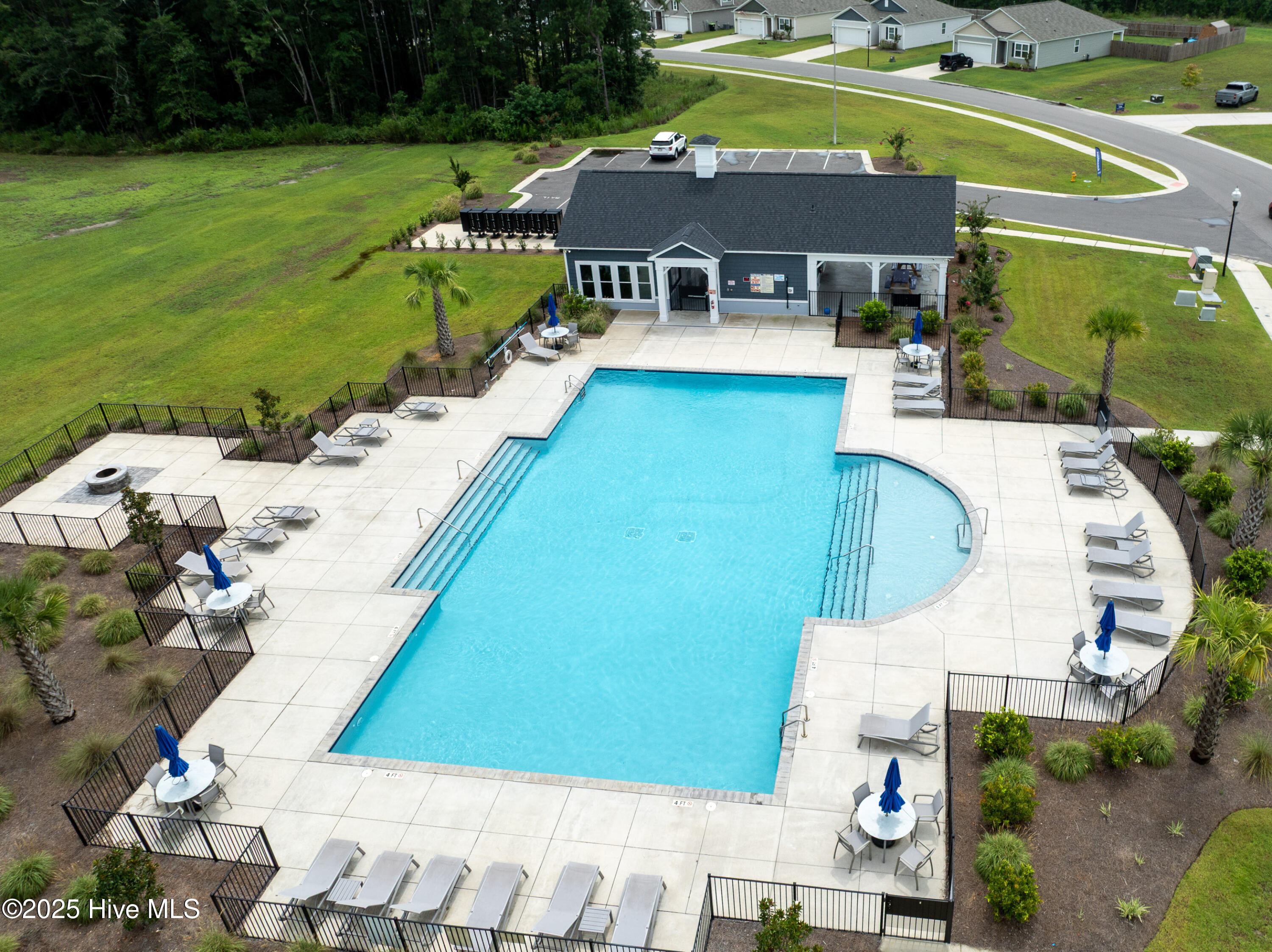 1808 Willowtree Court Property Photo 32