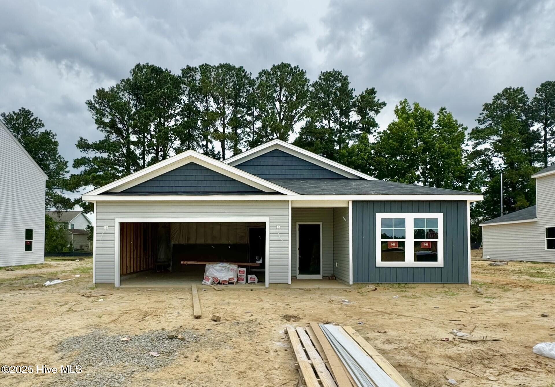 156 N Squires Run Lane Property Photo 1