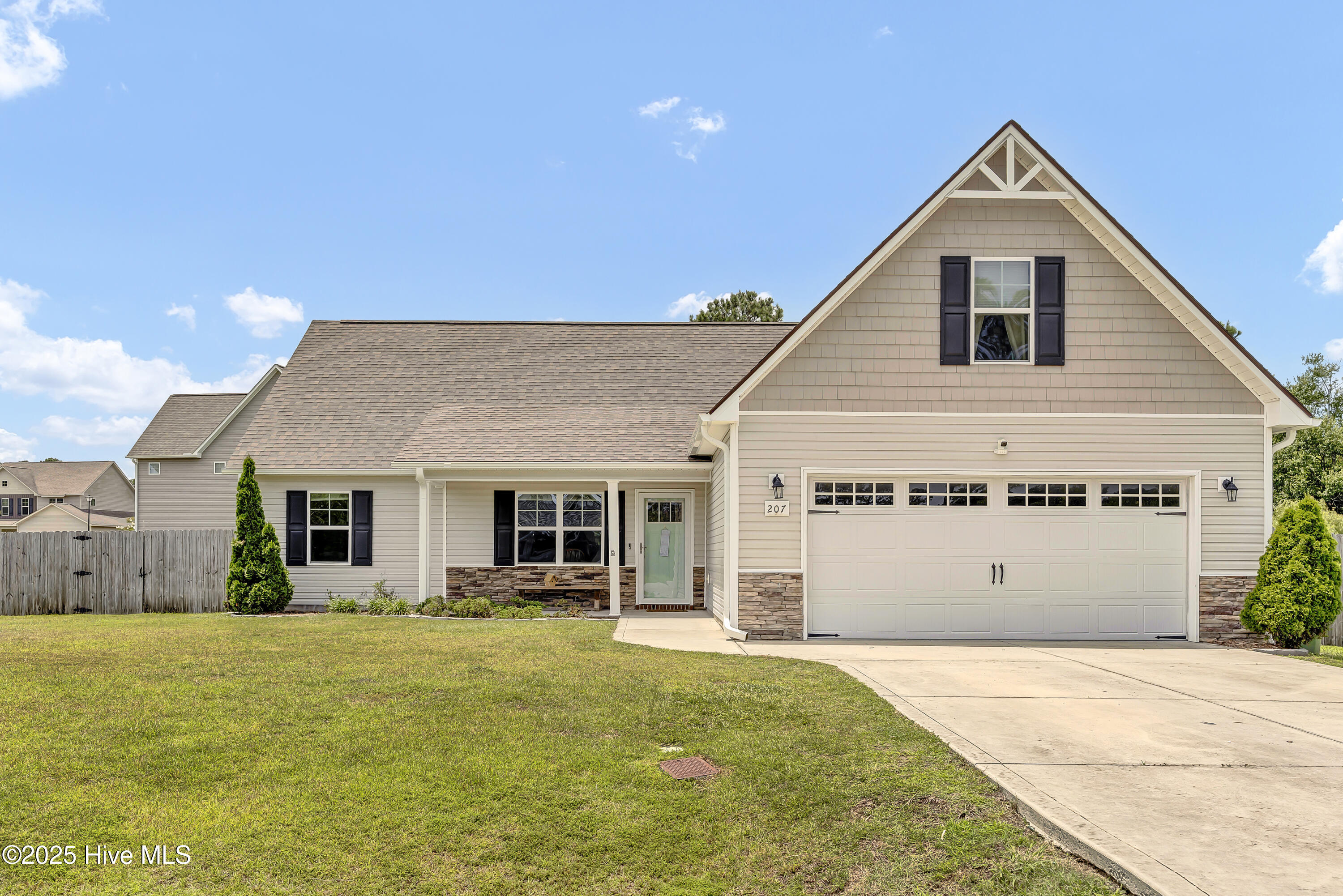 207 Misty Cove Court Property Photo 1