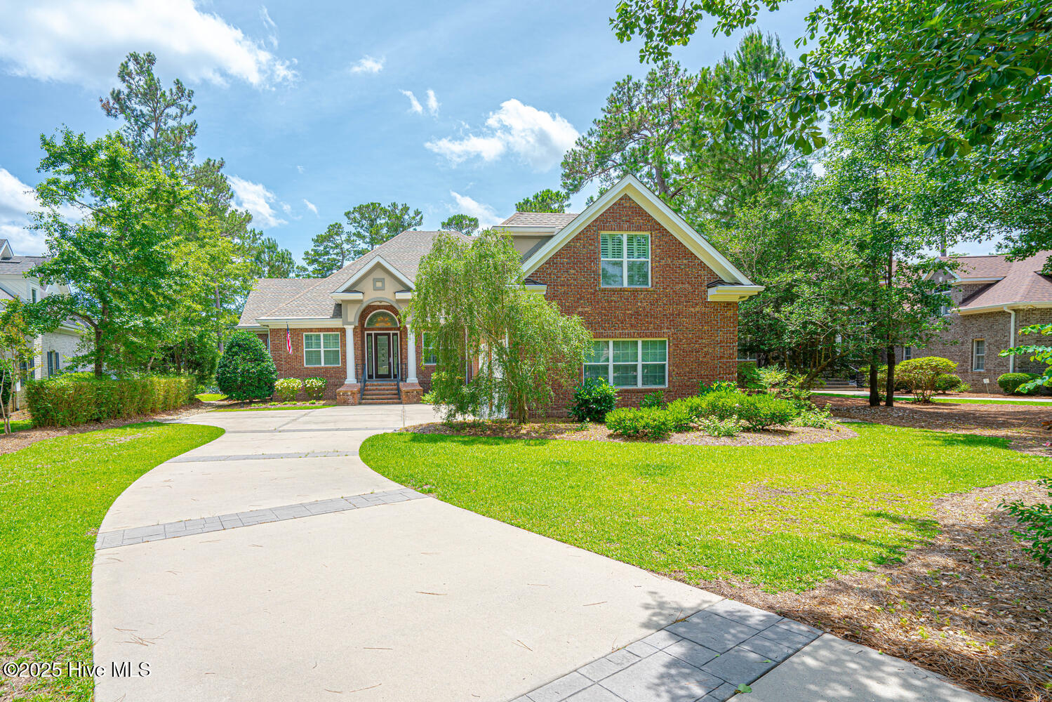 545 Gladstone Circle Property Photo 1