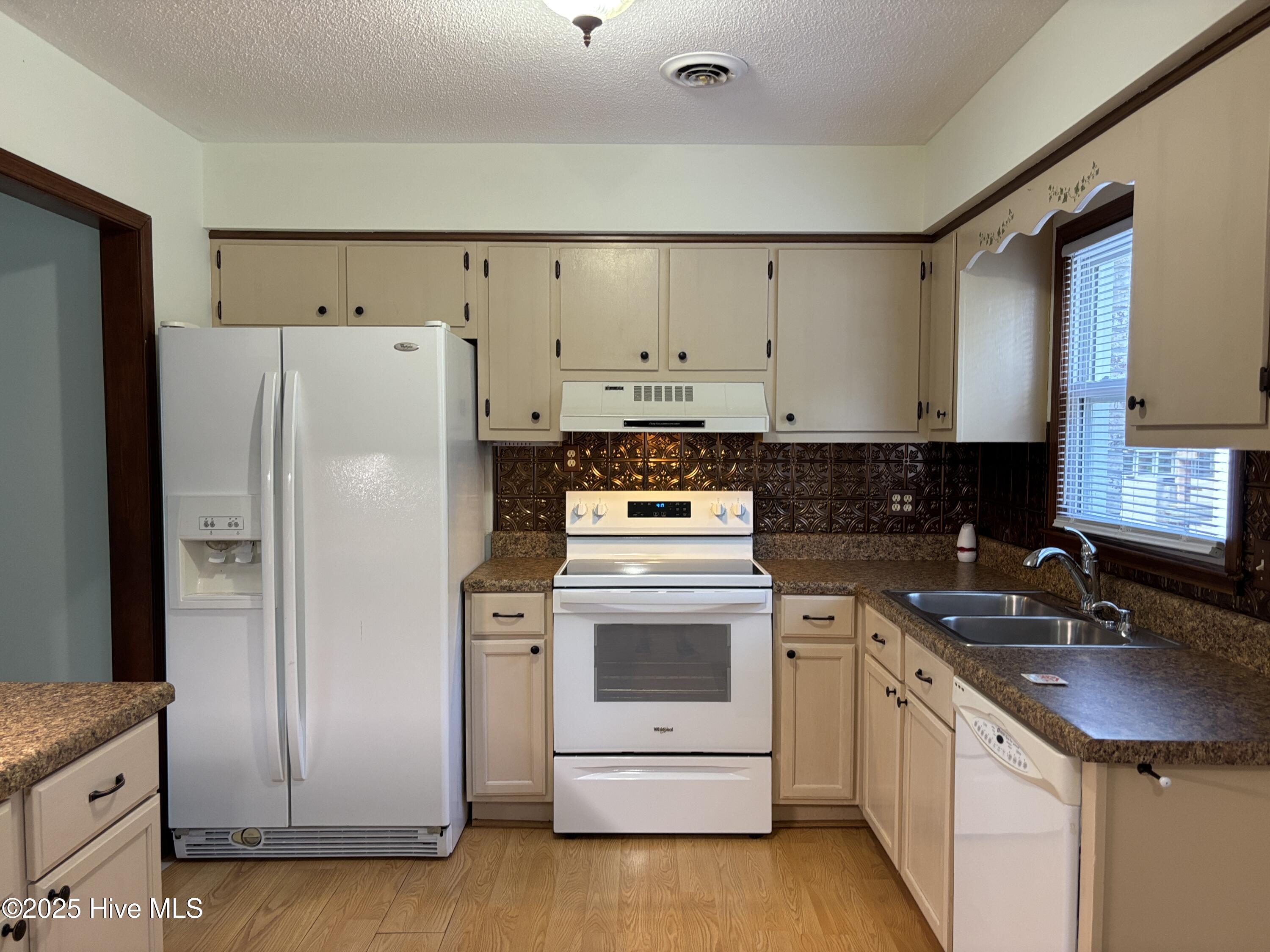 229 Southgate Road Property Photo 6