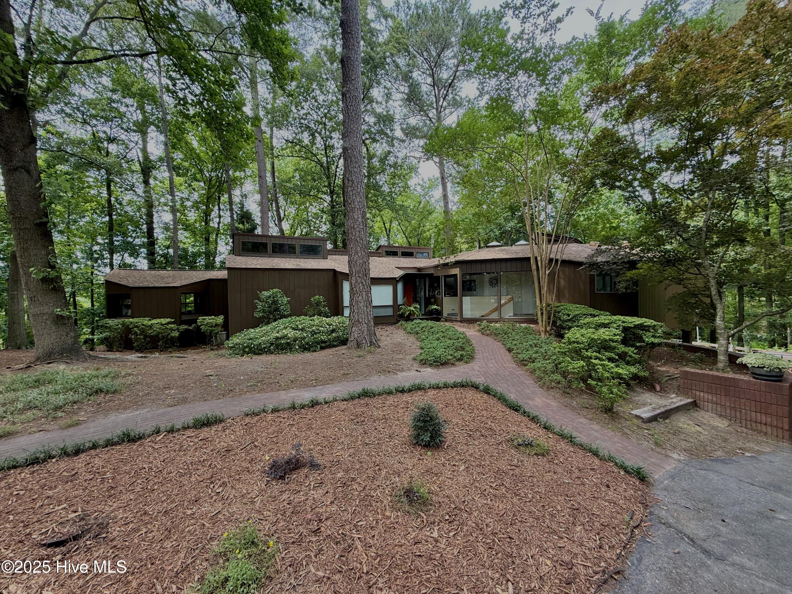 101 Cashwell Drive Property Photo 1