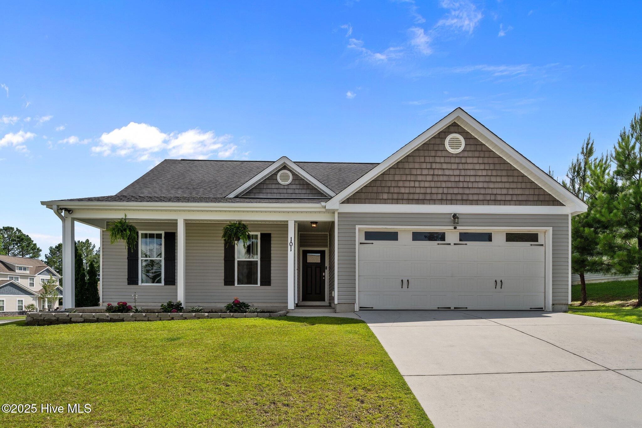 101 Tupelo Court Property Photo 1