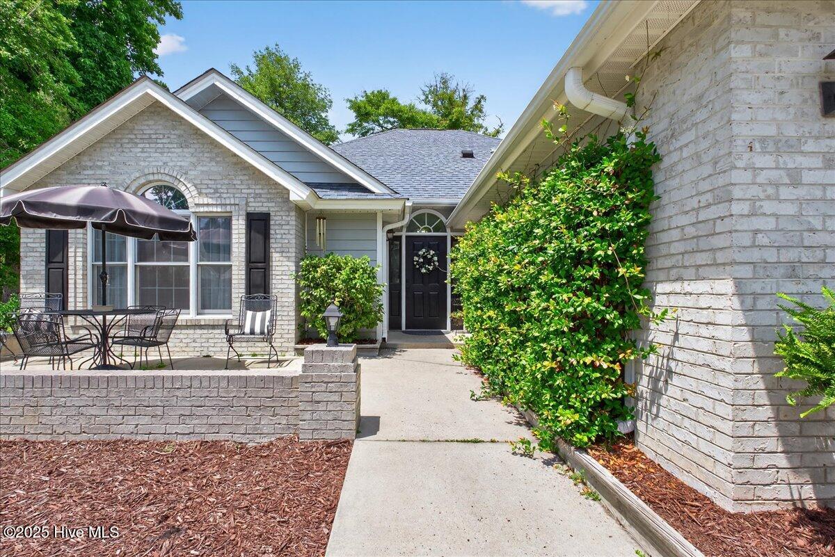 1610 Winding Way Property Photo 1