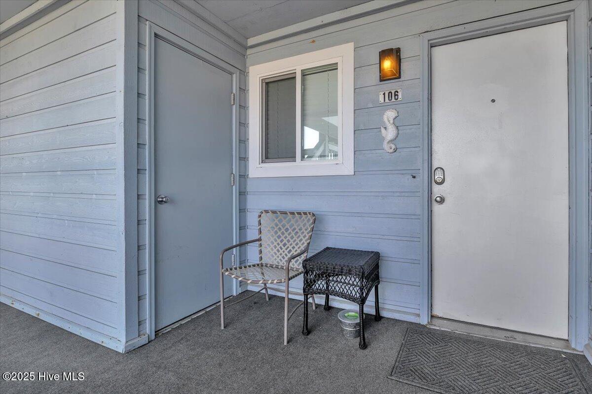 2714 W Beach Drive # 106 Property Photo 4