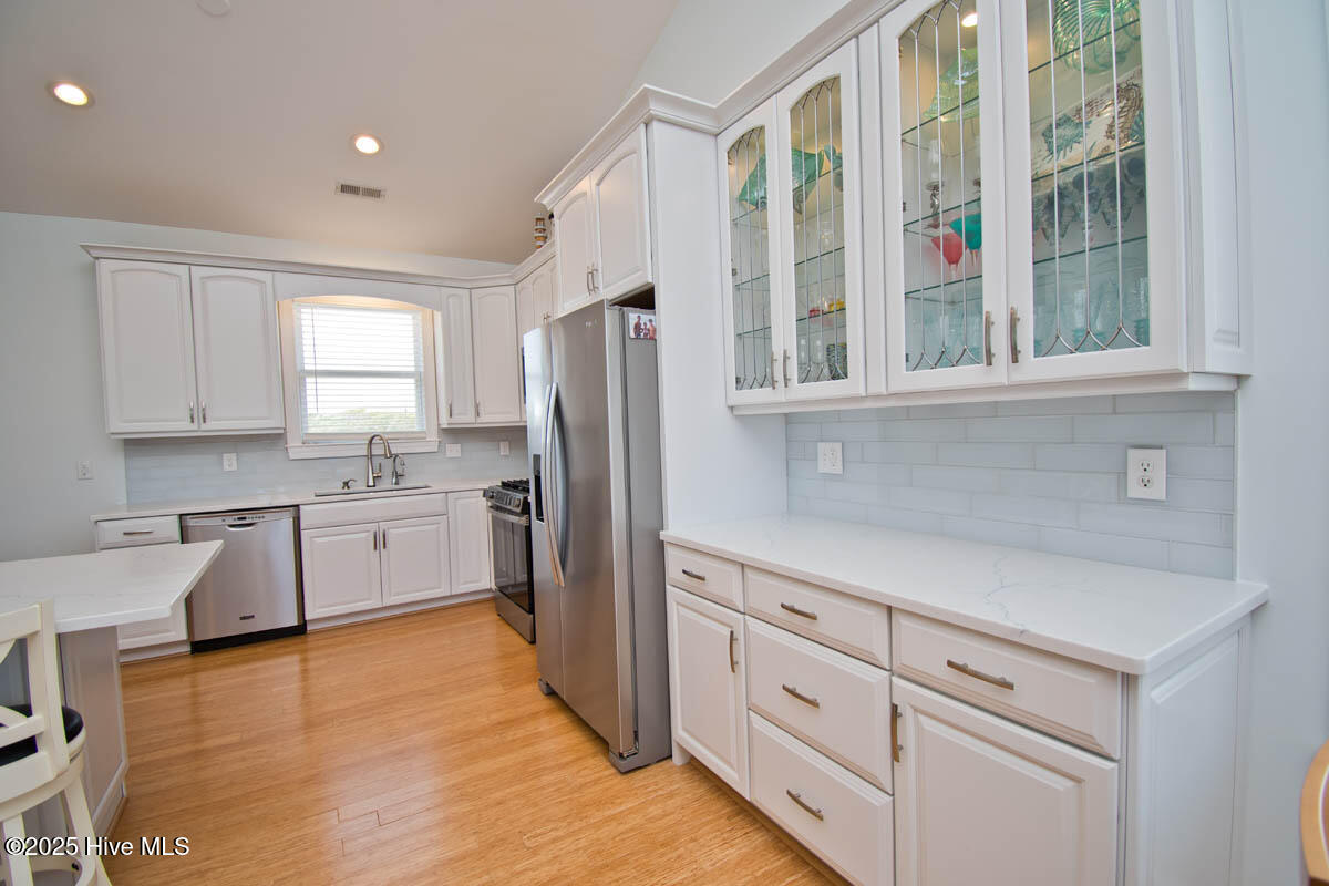 5405 Emerald Drive E Property Photo 11