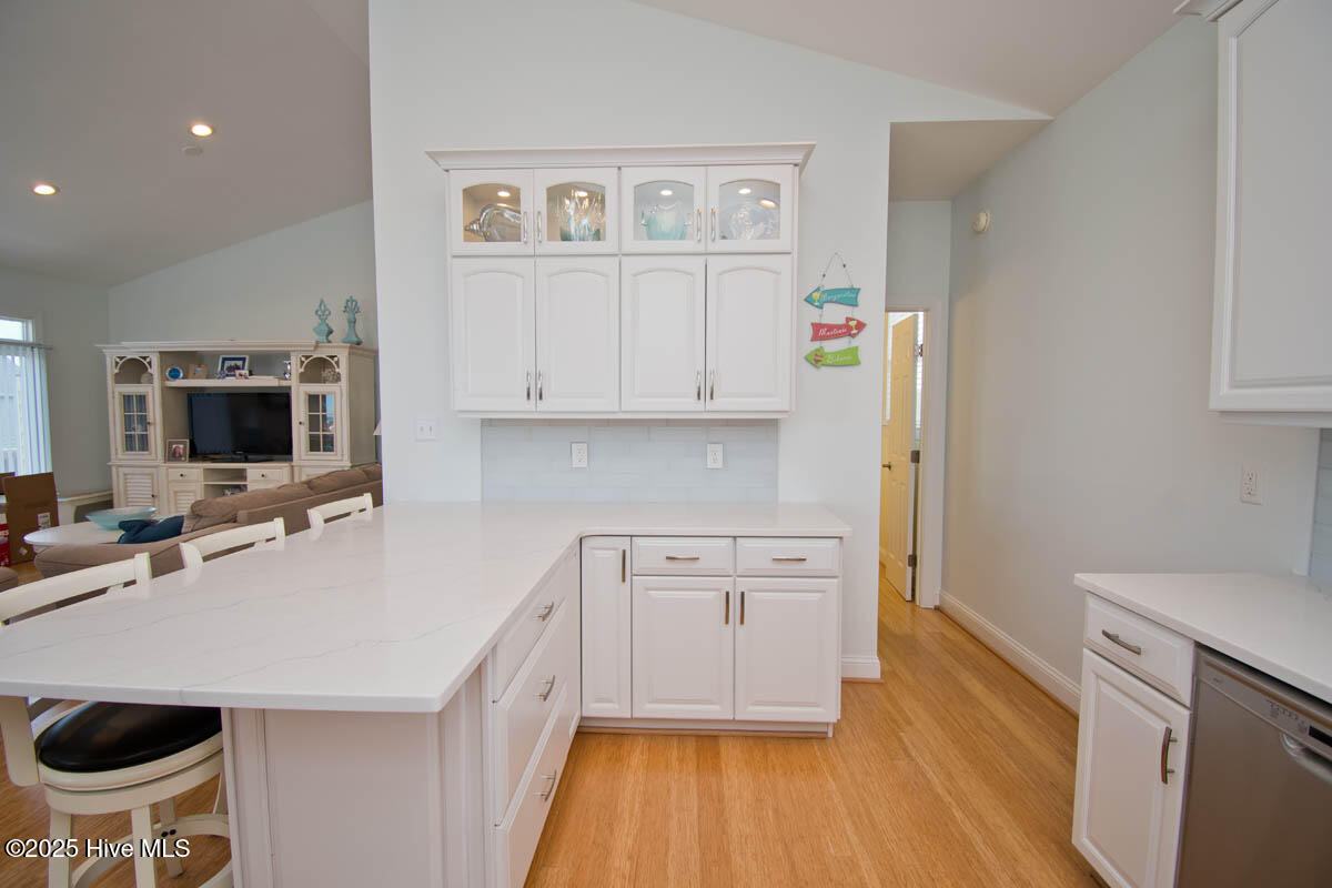 5405 Emerald Drive E Property Photo 12