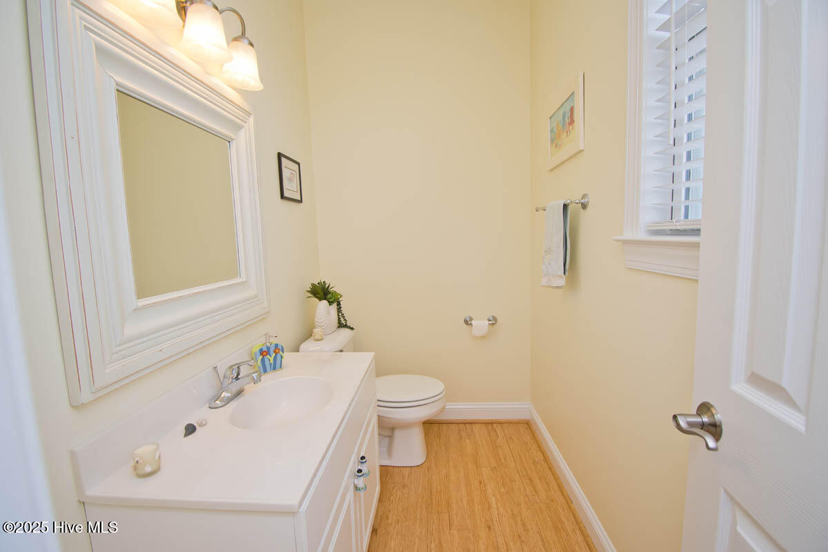 5405 Emerald Drive E Property Photo 16
