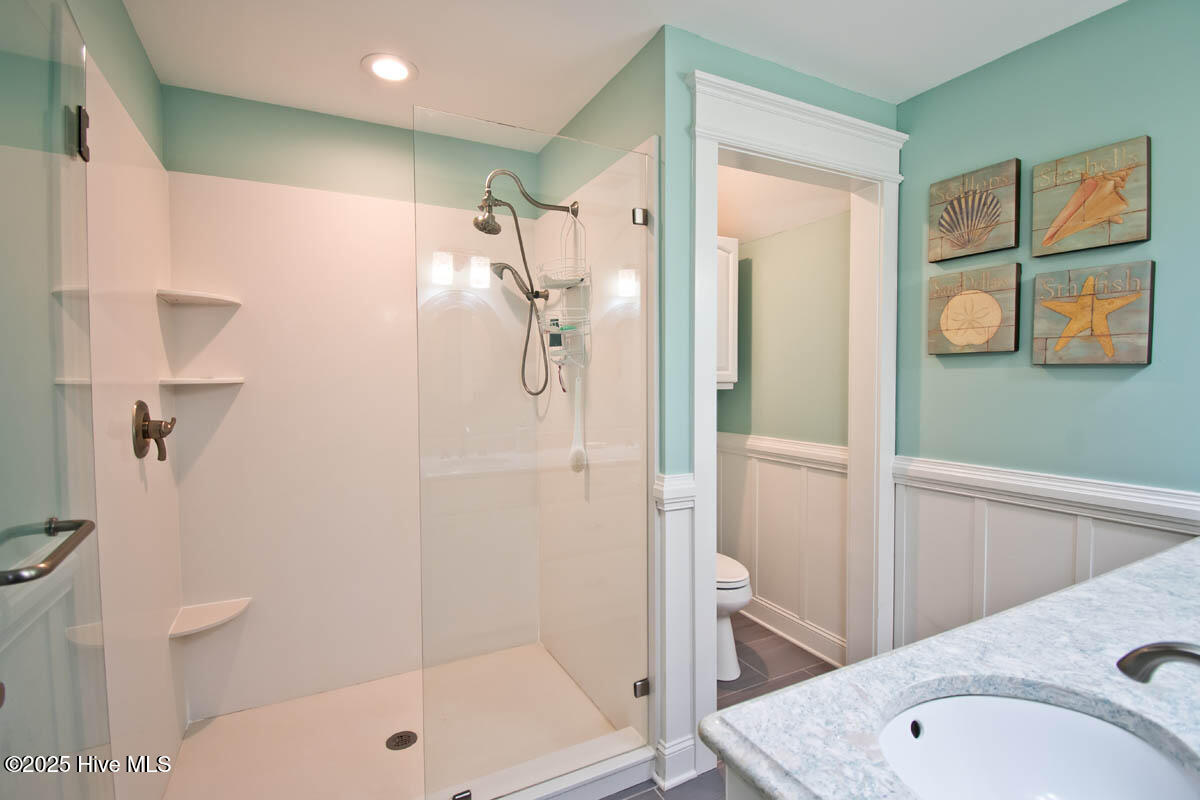 5405 Emerald Drive E Property Photo 18