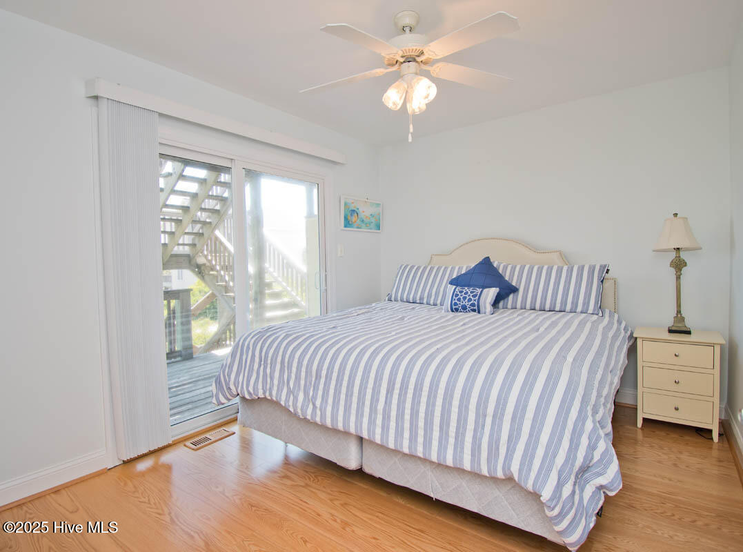 5405 Emerald Drive E Property Photo 24