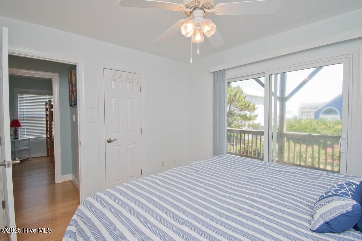 5405 Emerald Drive E Property Photo 25