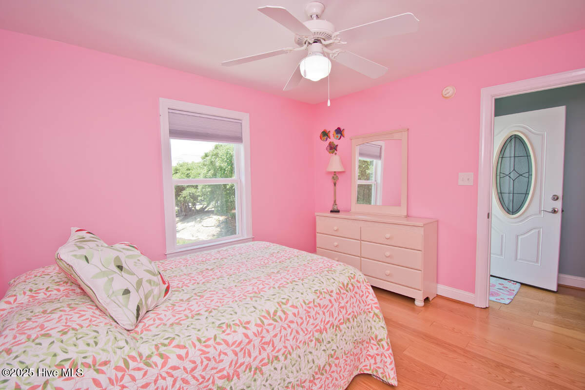 5405 Emerald Drive E Property Photo 29
