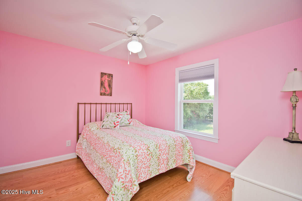 5405 Emerald Drive E Property Photo 30